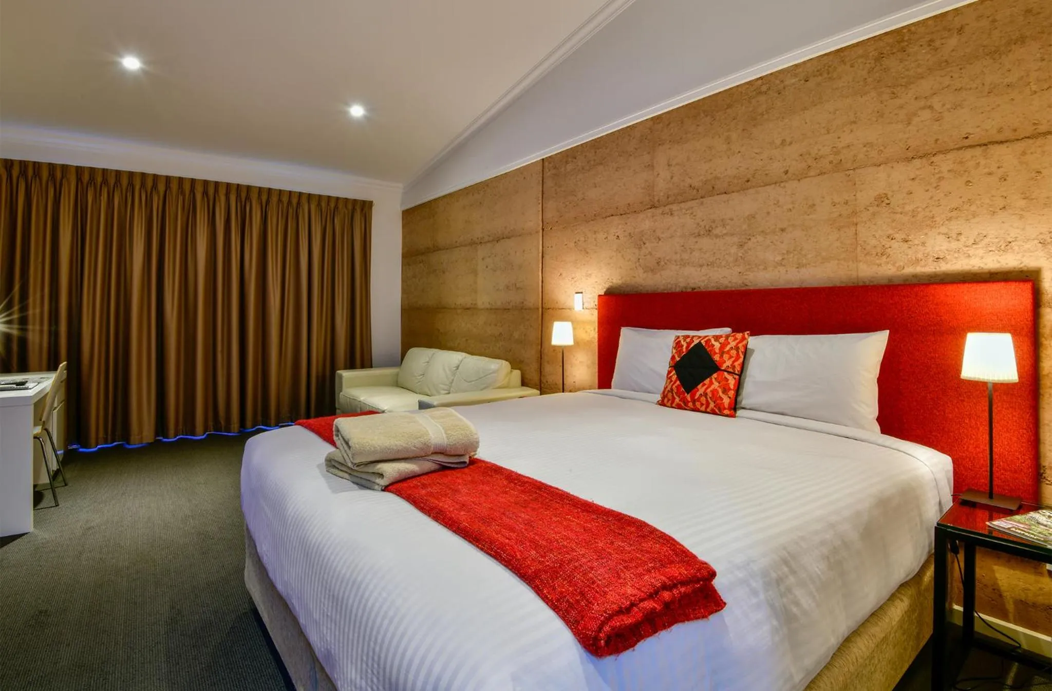 Bed in Crossroads Ecomotel