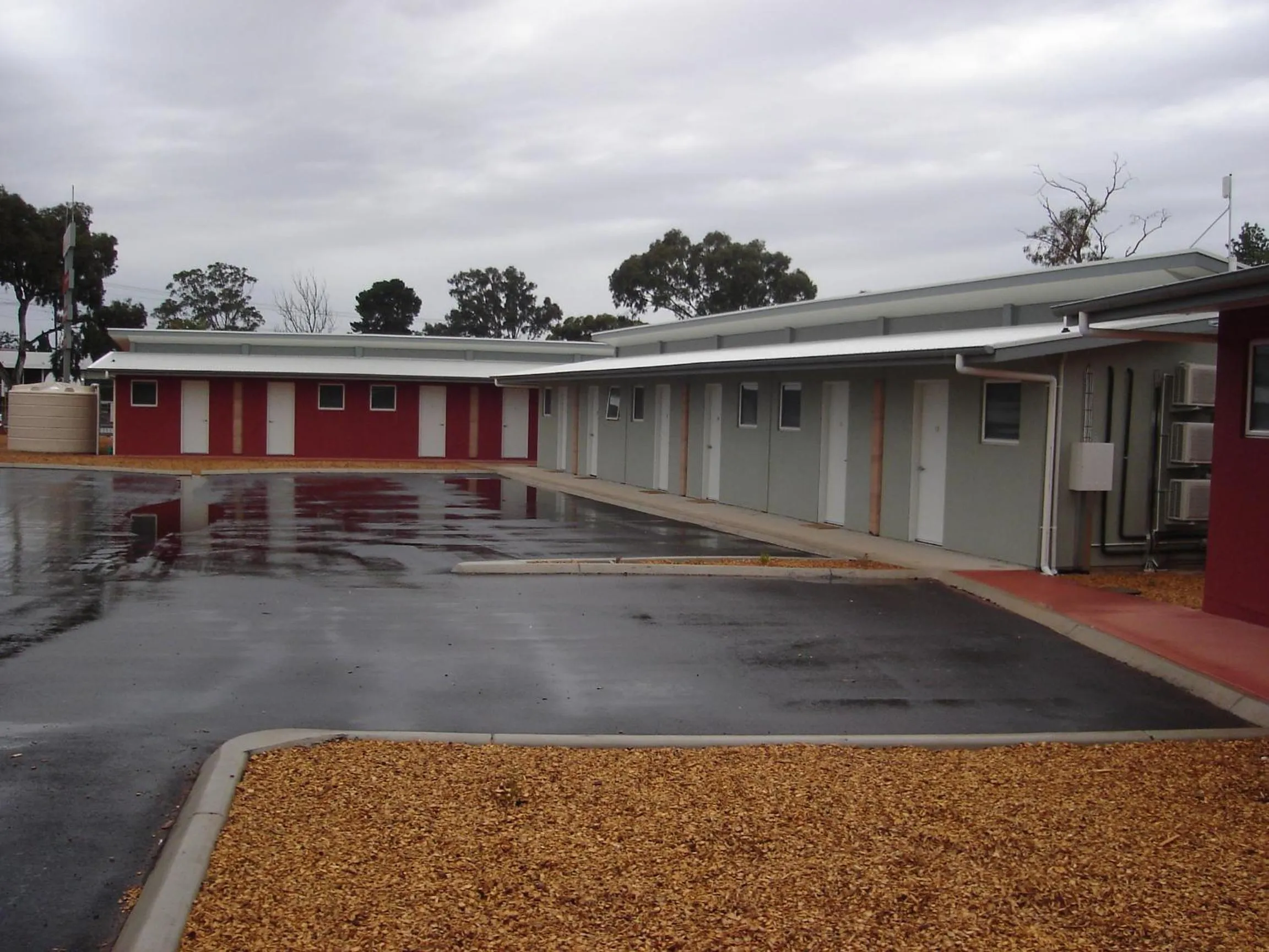 Property building in Crossroads Ecomotel