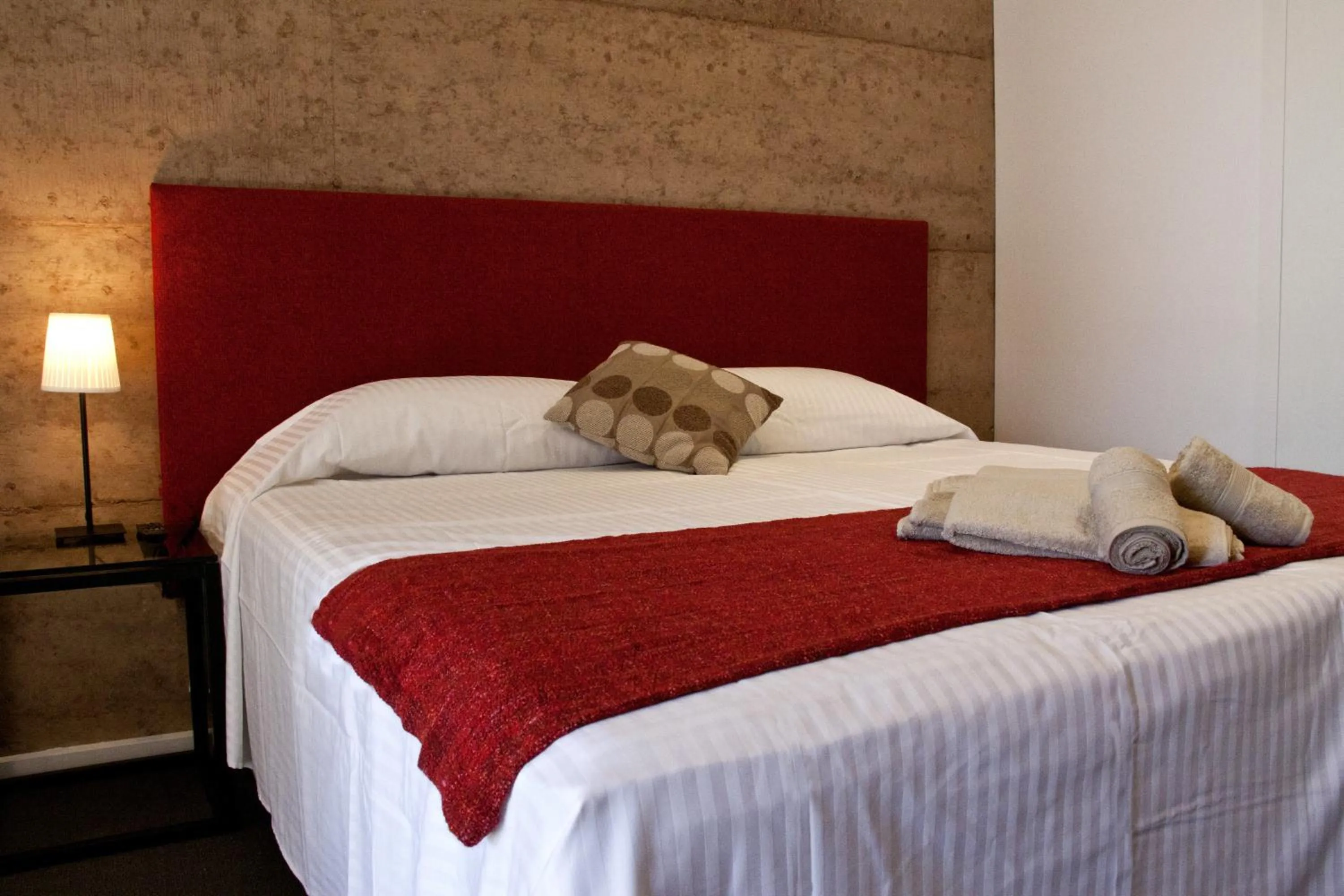 Bedroom, Bed in Crossroads Ecomotel