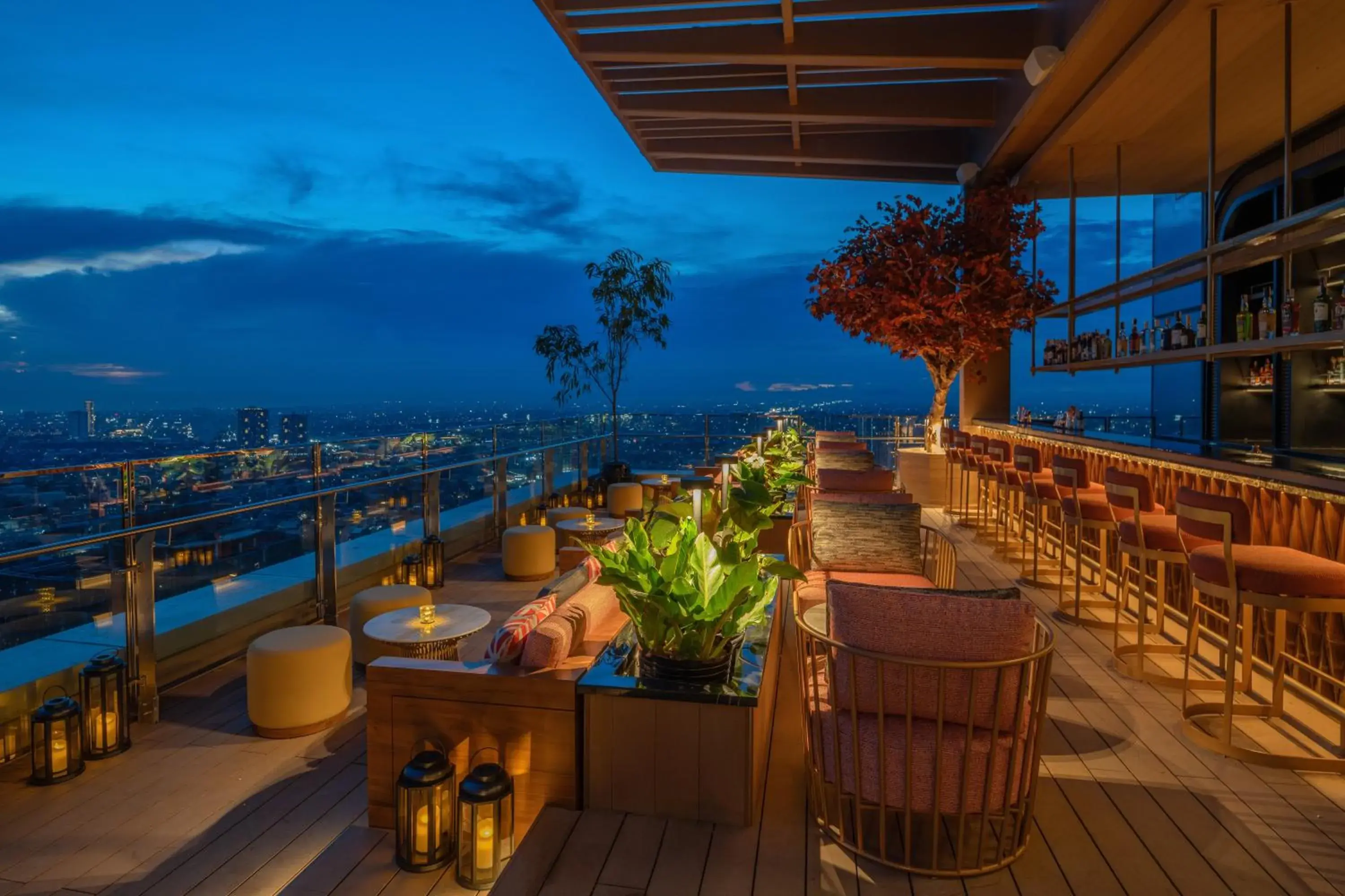 Lounge or bar in Solaire Resort North Lounge or bar in Solaire Resort North