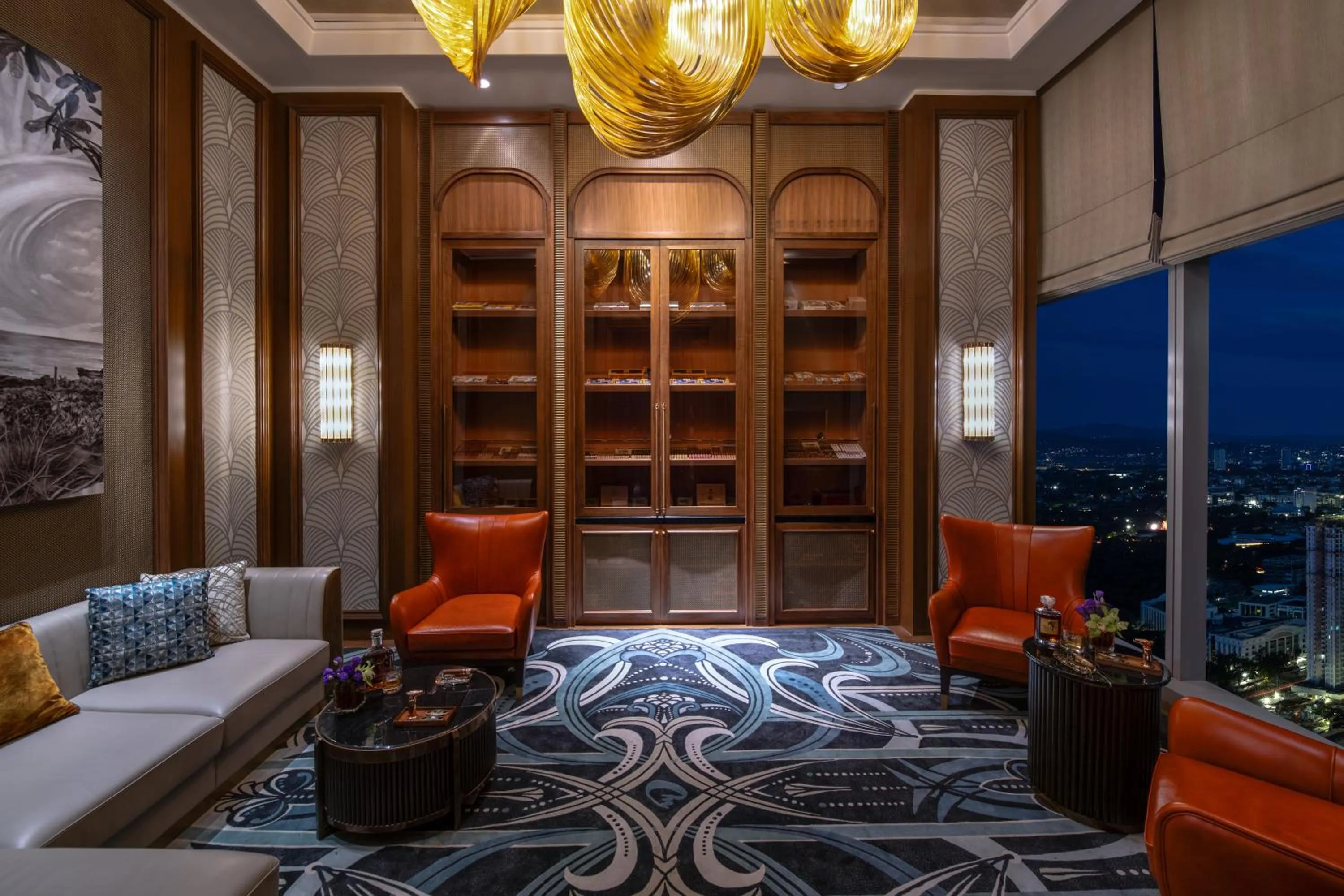 Lounge or bar in Solaire Resort North