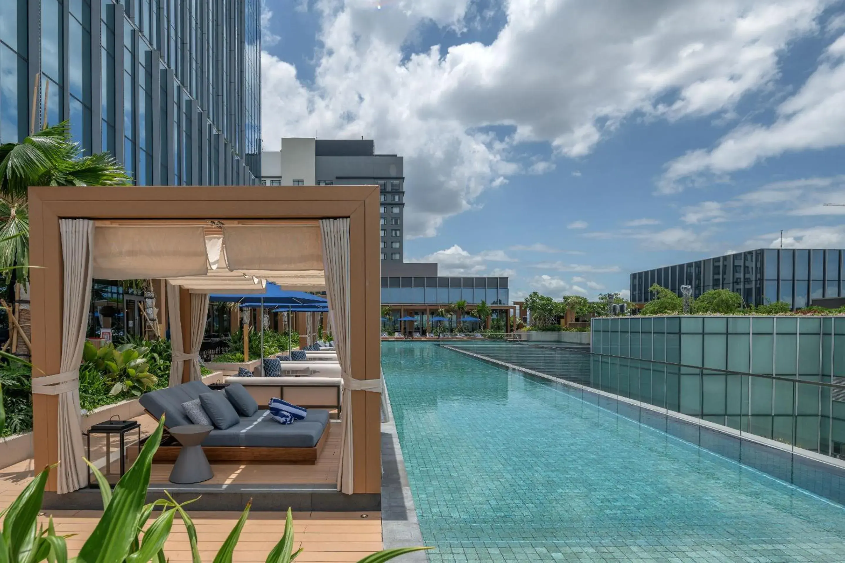 Swimming pool in Solaire Resort North Swimming pool in Solaire Resort North