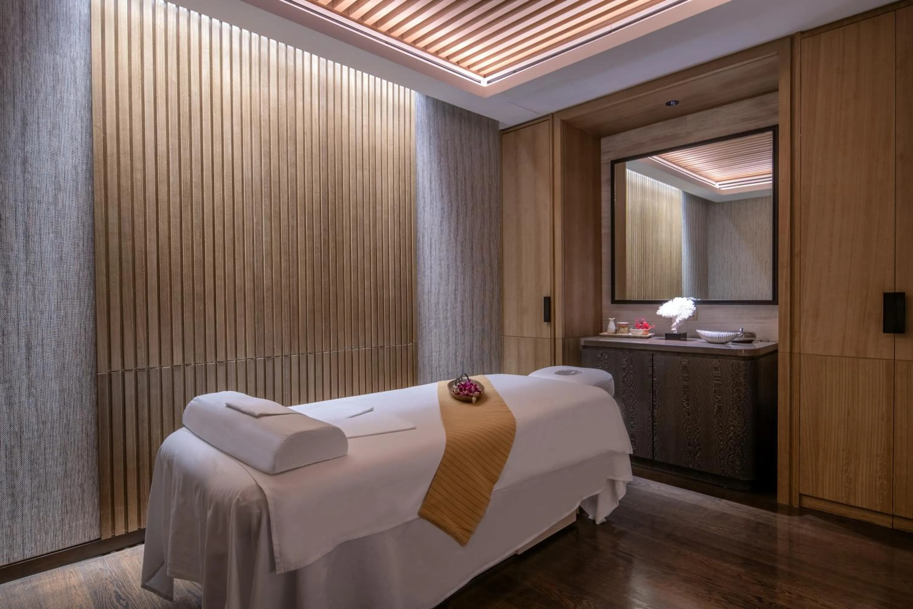 Spa and wellness centre/facilities, Bed in Solaire Resort North