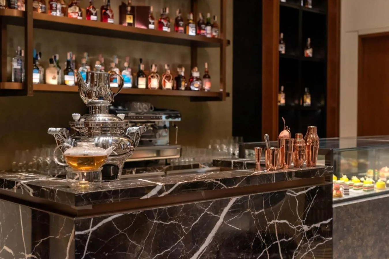 Lounge or bar in Solaire Resort North