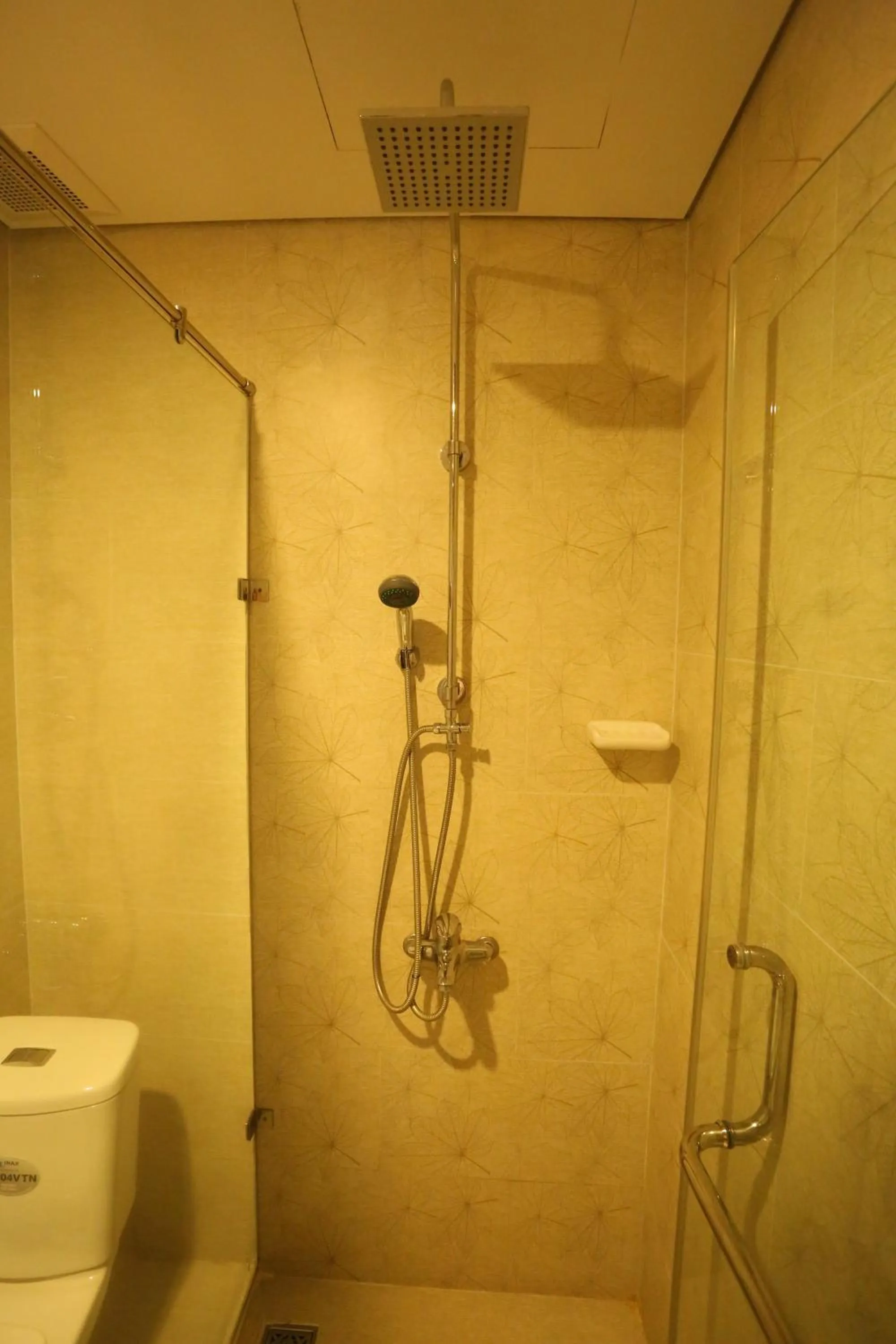 Shower in KaKa Hotel Han River