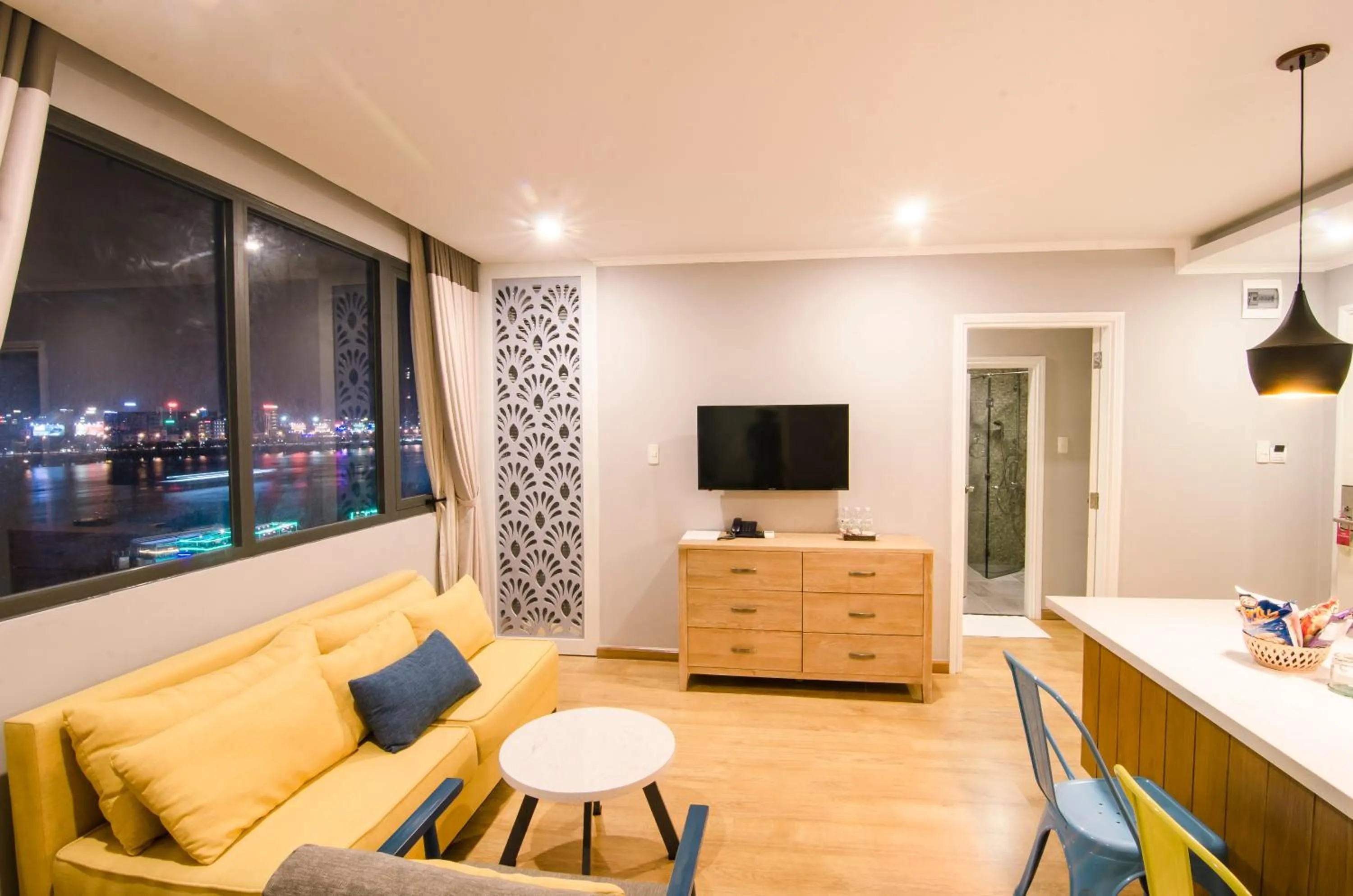 Kitchen or kitchenette in KaKa Hotel Han River