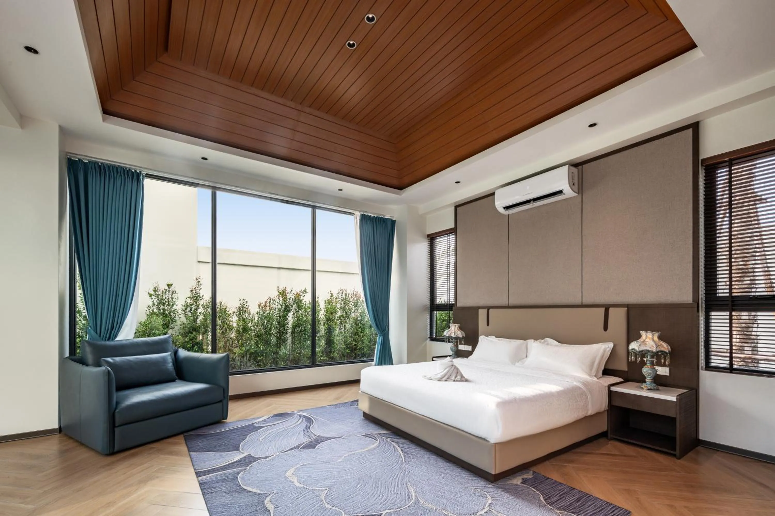 Bed in Sun Diego Resort Pool Villa