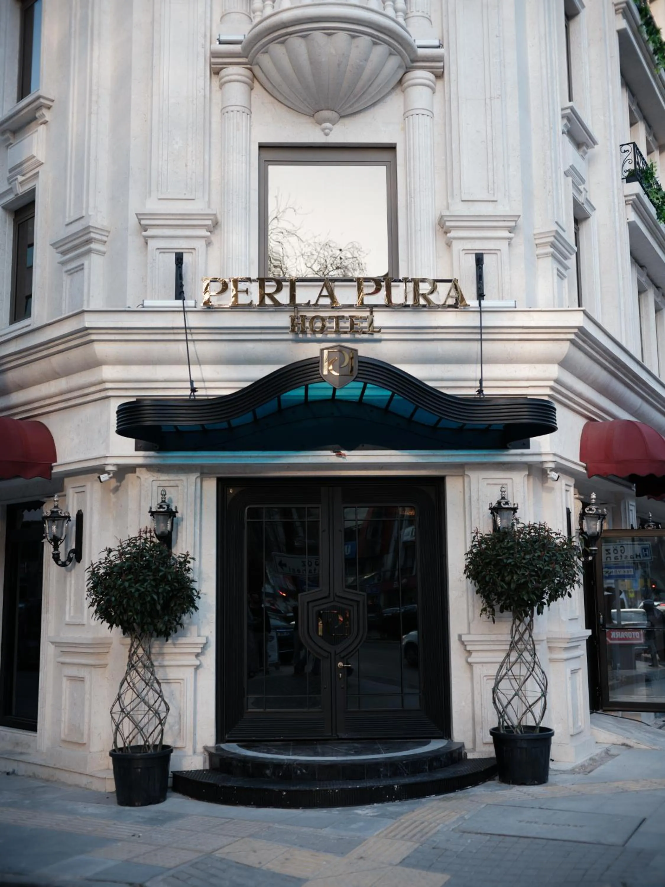 Facade/entrance in Perla Pura