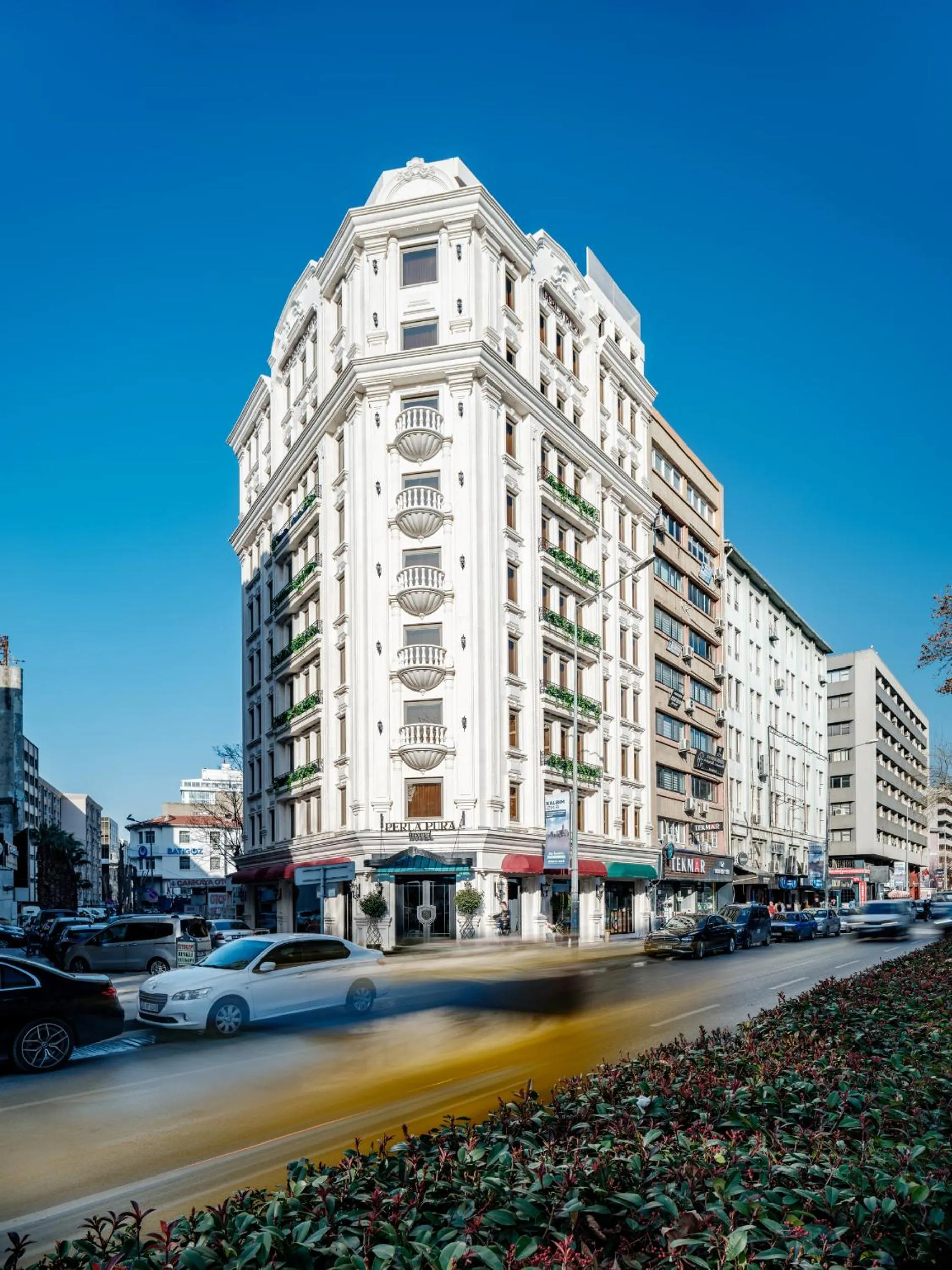 Property building in Perla Pura