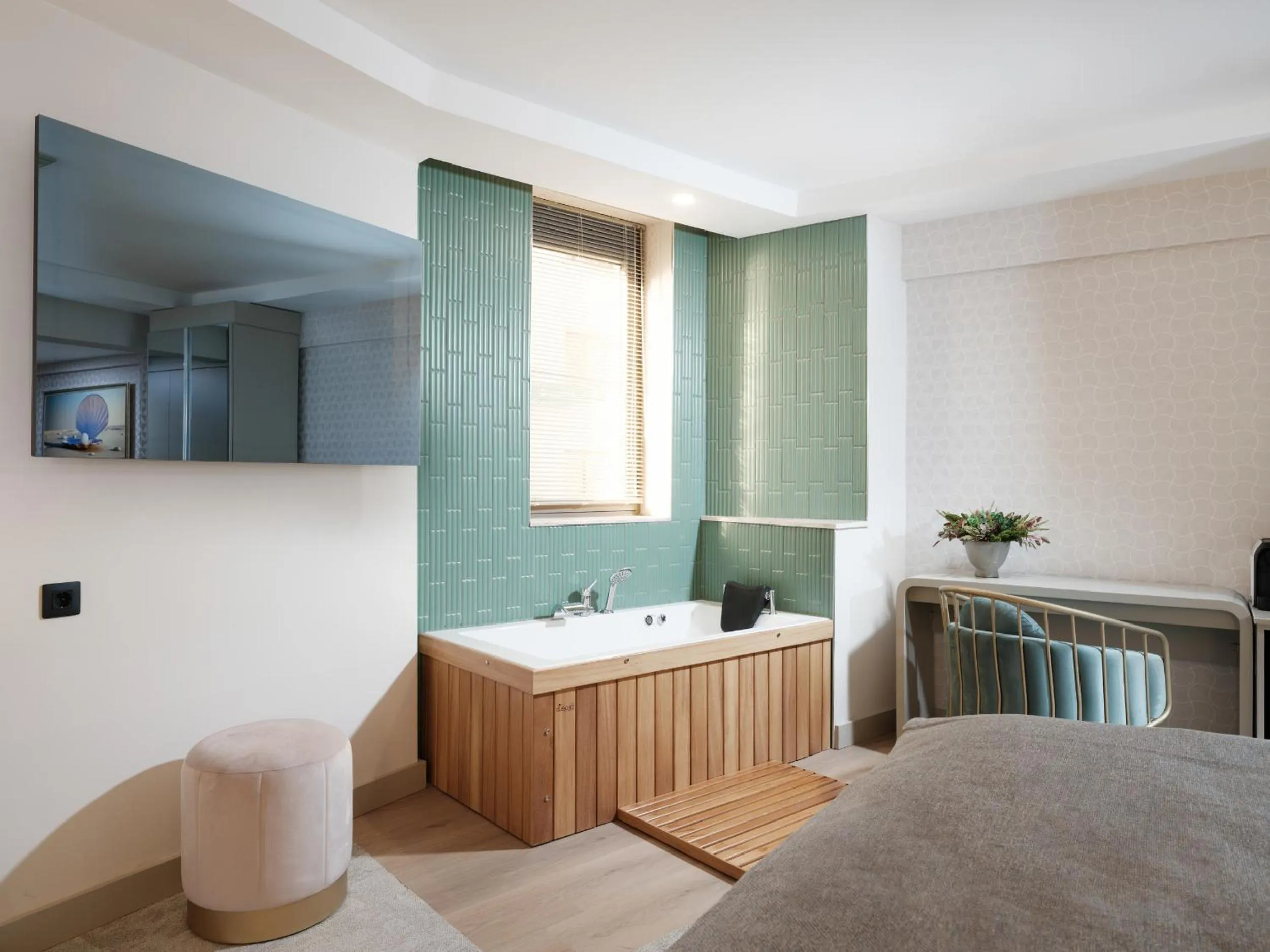 Bedroom, Bed in Perla Pura