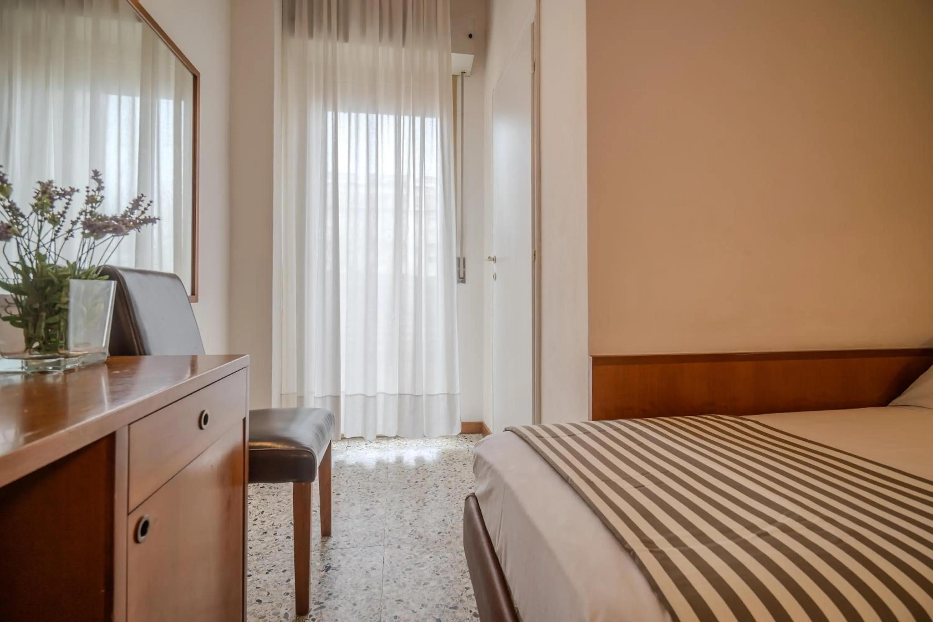 Bedroom, Bed in Hotel Mia