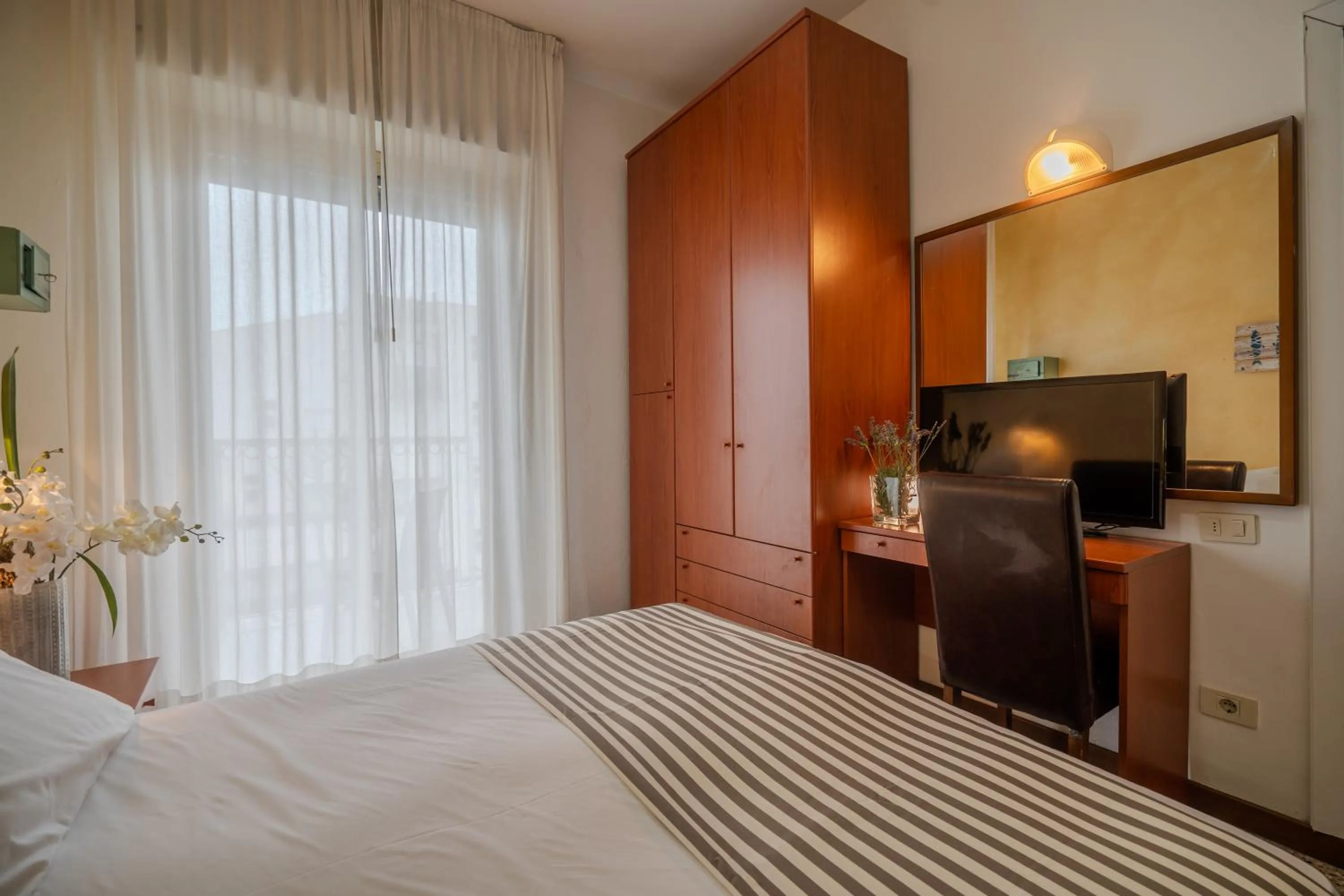 Photo of the whole room, Bed in Hotel Mia