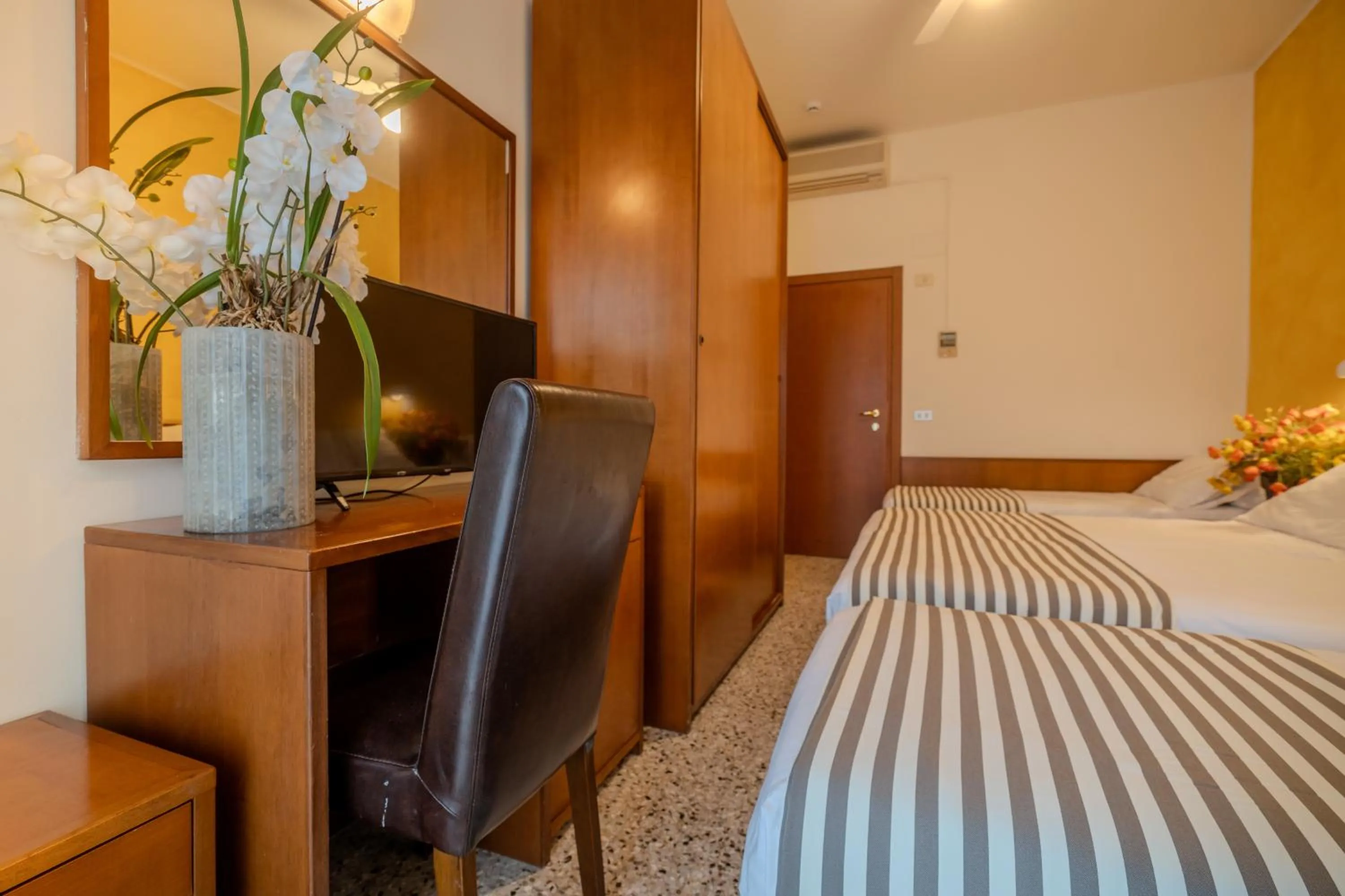 Bedroom, Bed in Hotel Mia