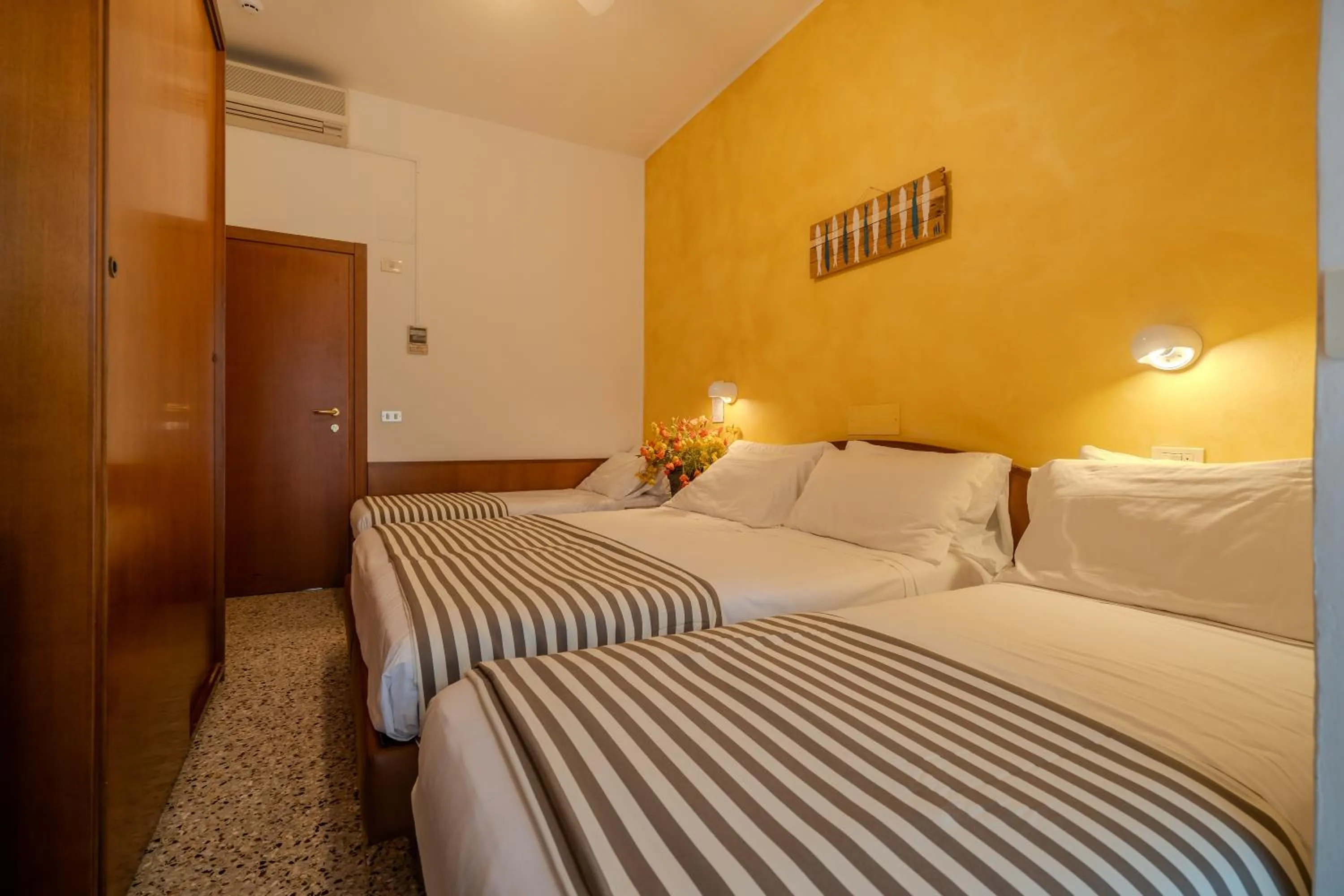 Bedroom, Bed in Hotel Mia