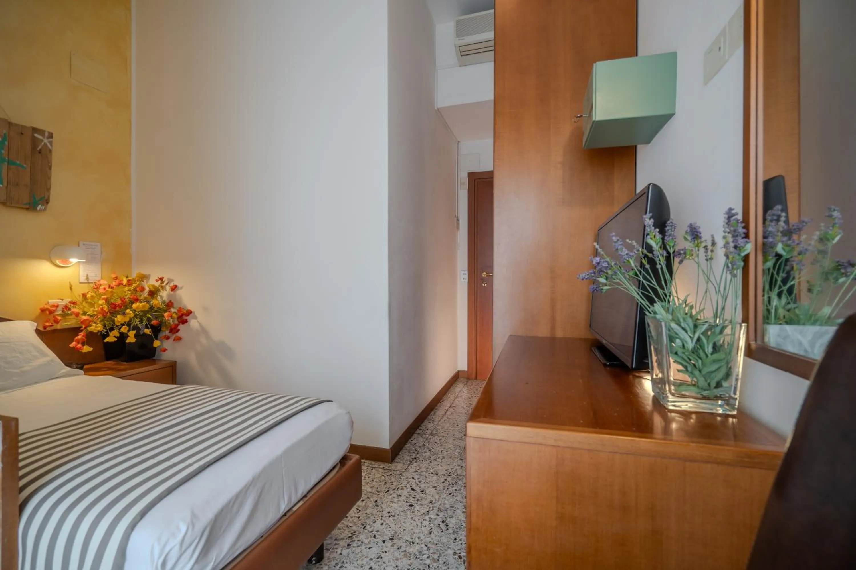 Bedroom, Bed in Hotel Mia