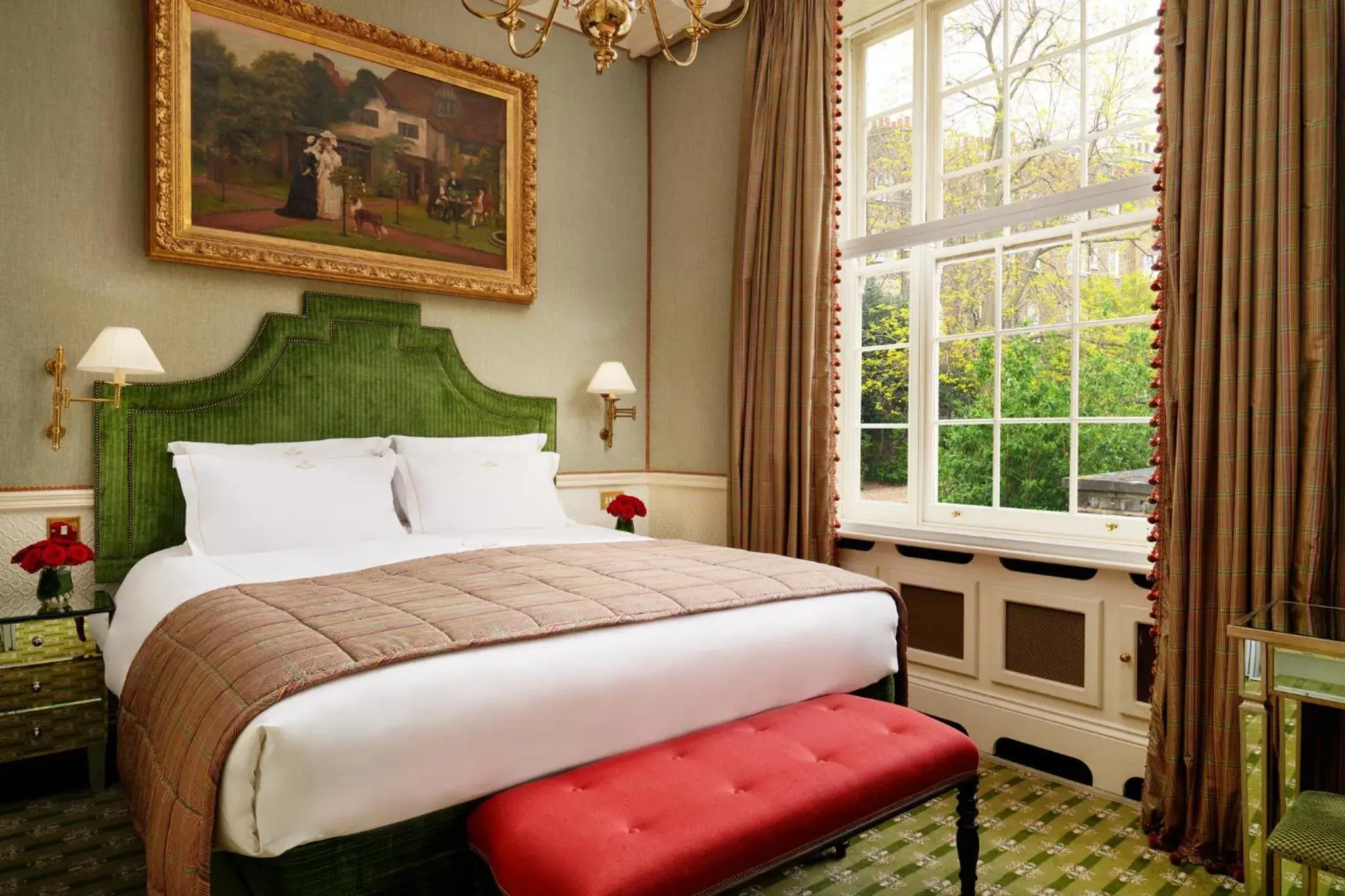 Photo of the whole room, Bed in The Montague On The Gardens Photo of the whole room, Bed in The Montague On The Gardens