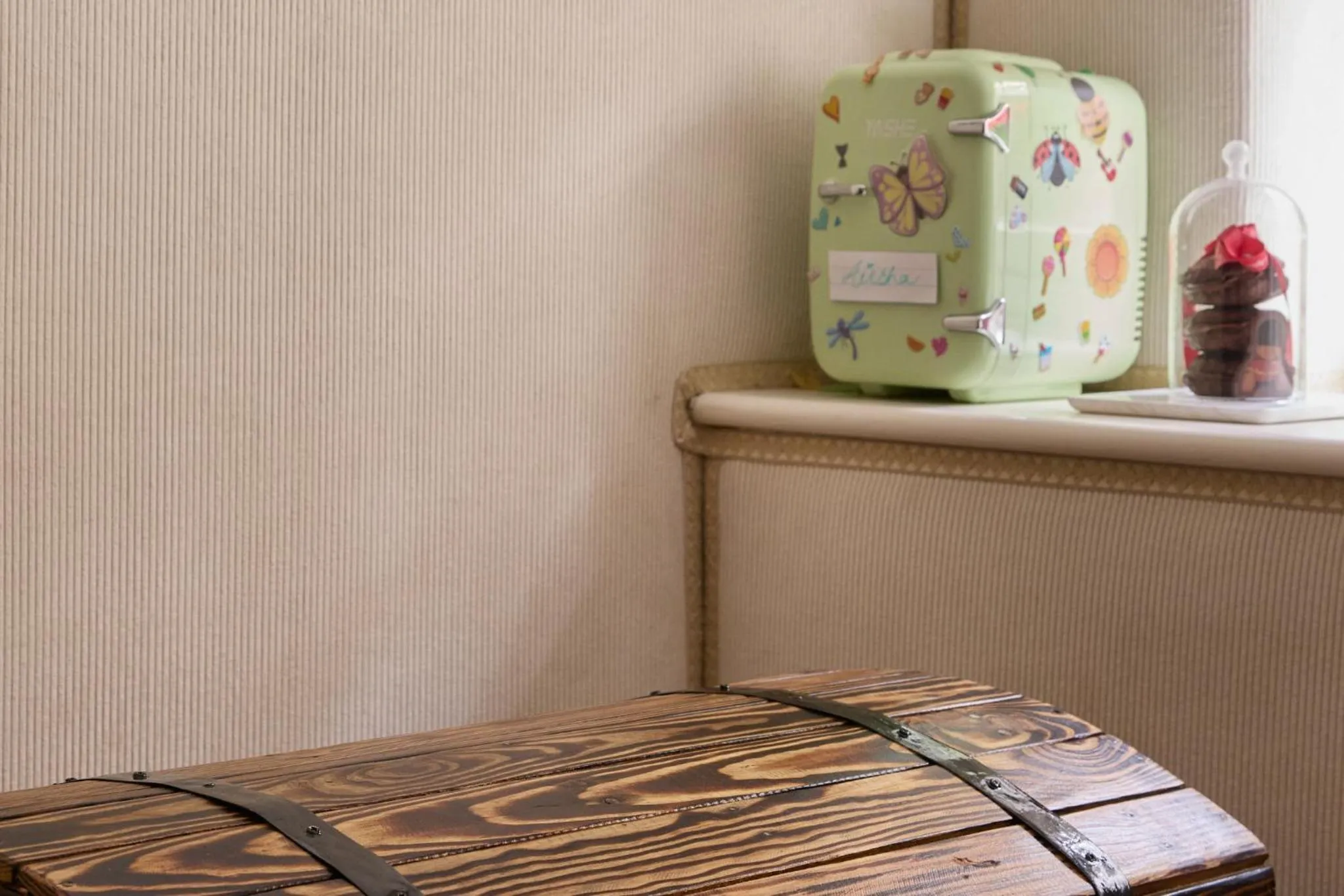 Photo of the whole room, Bed in The Montague On The Gardens