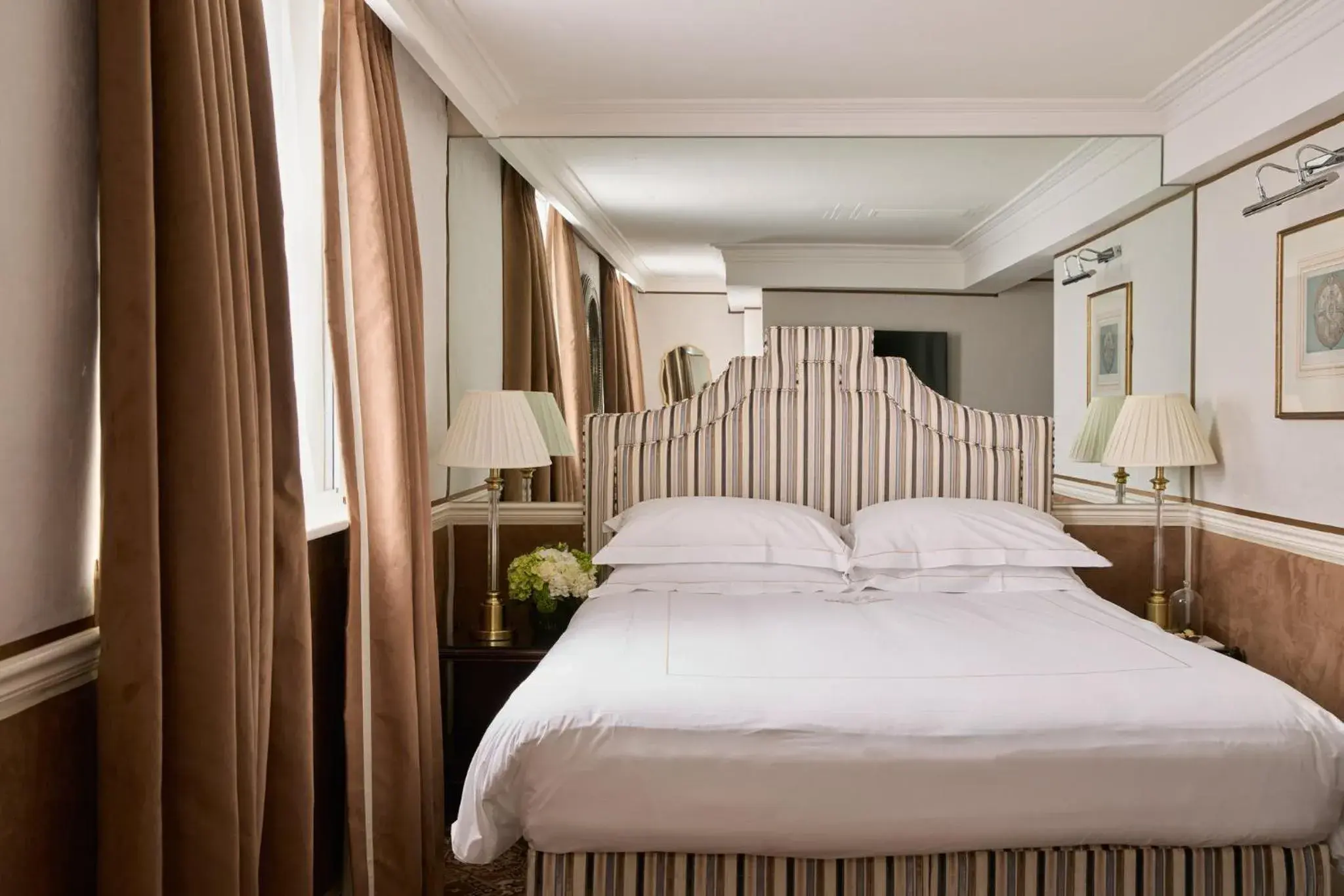 Photo of the whole room, Bed in The Montague On The Gardens Photo of the whole room, Bed in The Montague On The Gardens