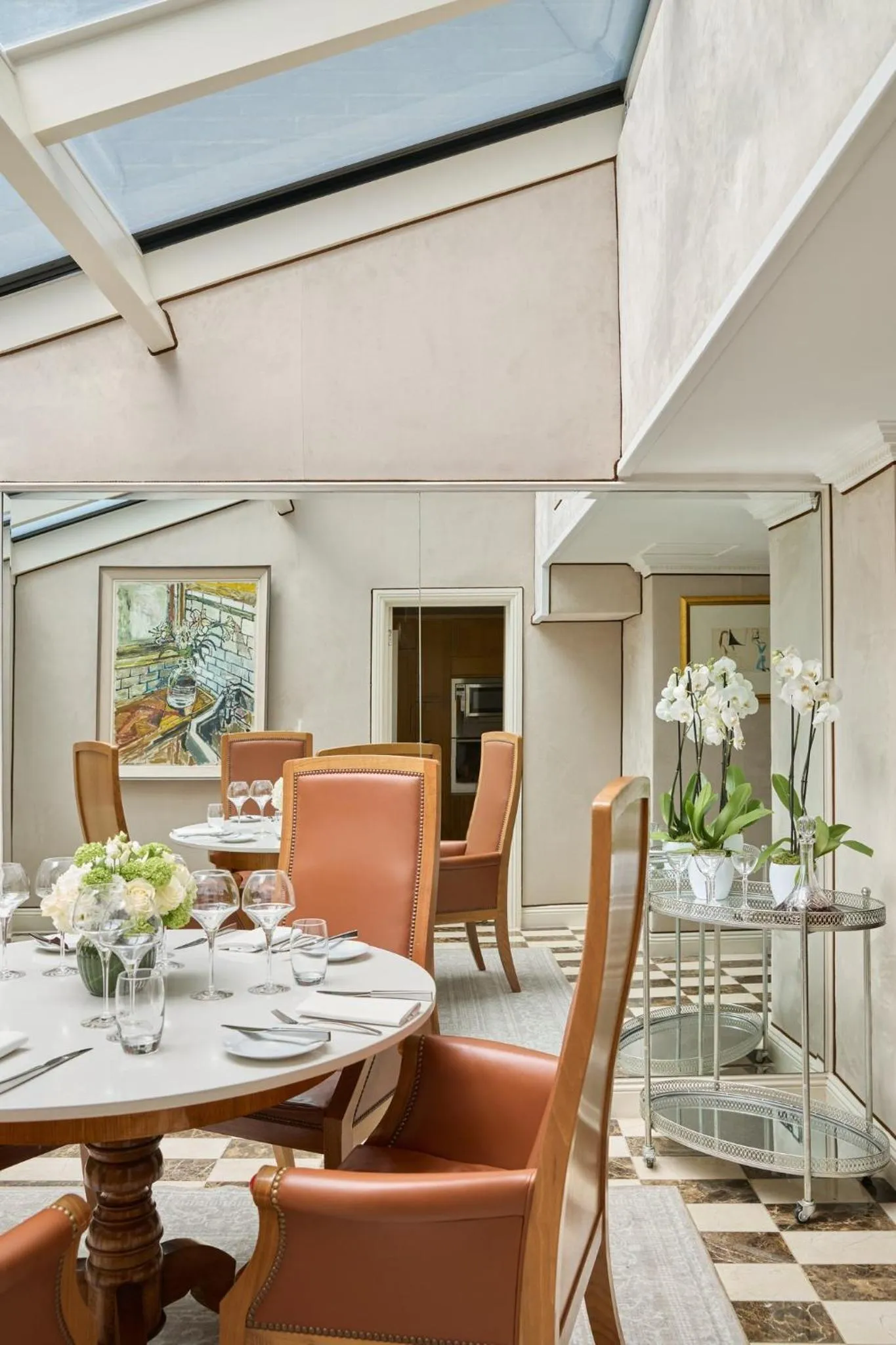 Photo of the whole room in The Montague On The Gardens