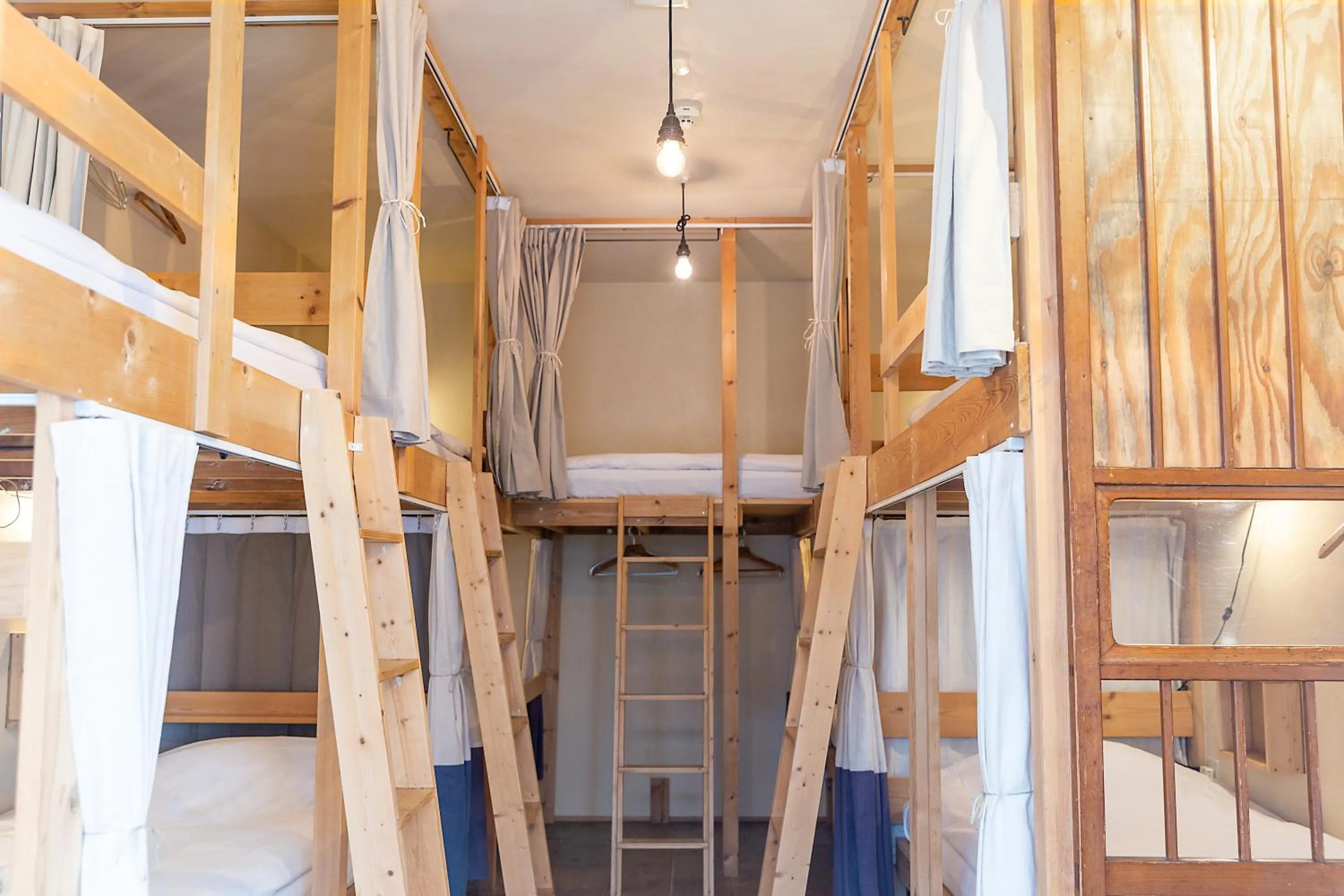 bunk bed, Bed in Tokyo Hikari Guesthouse
