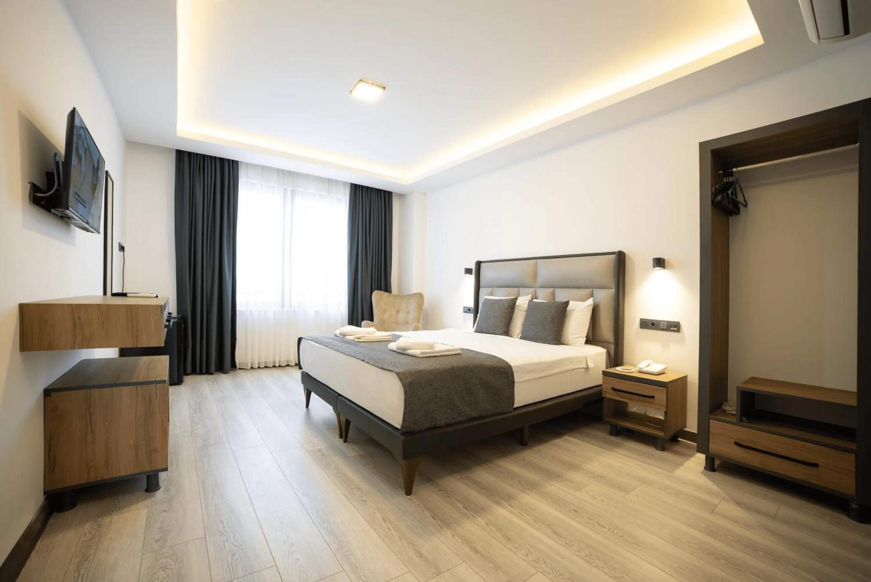 View (from property/room), Bed in Kriti Hotel Antalya