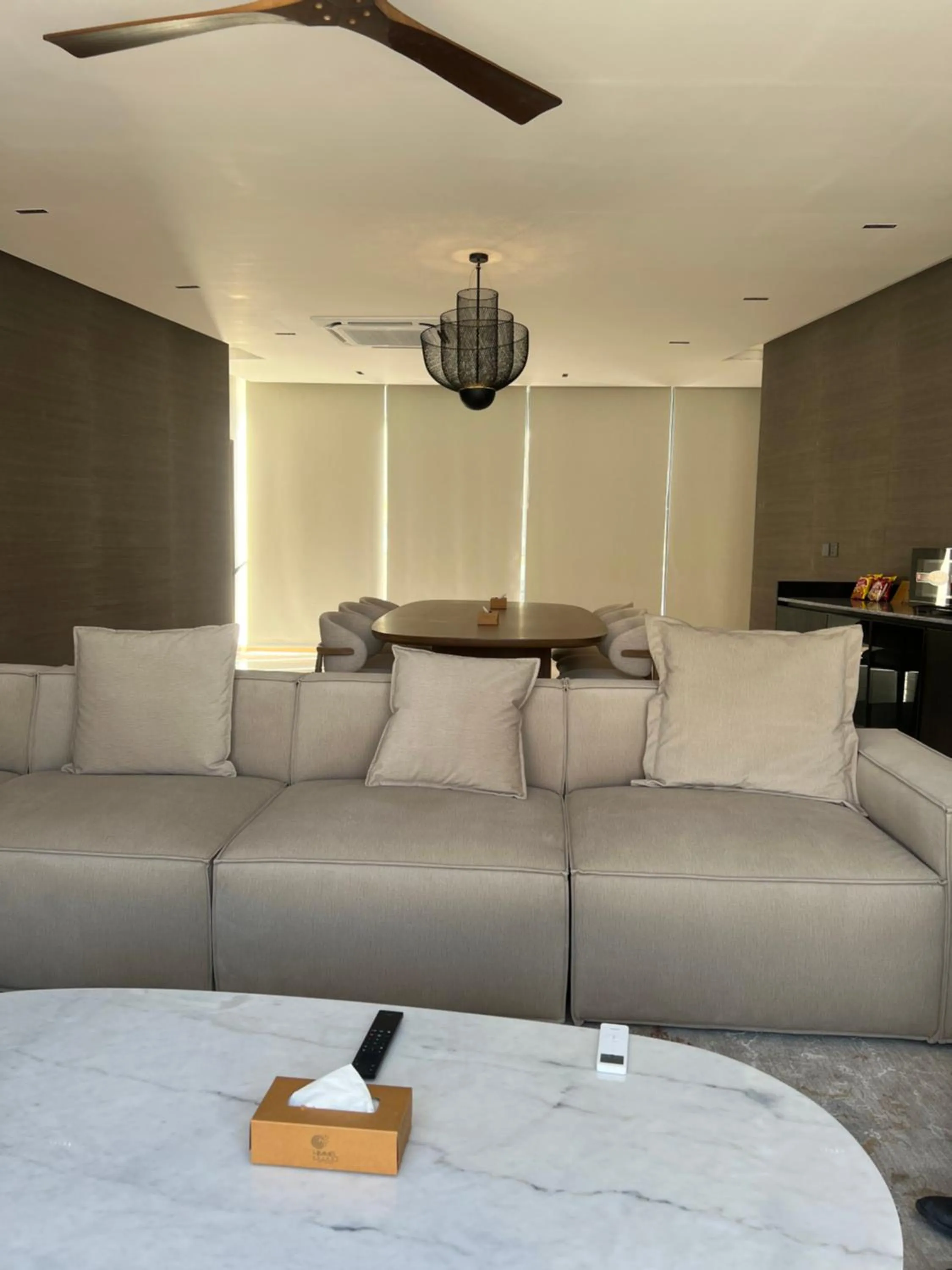 Communal lounge/ TV room in Himmel Skardu By Luxus