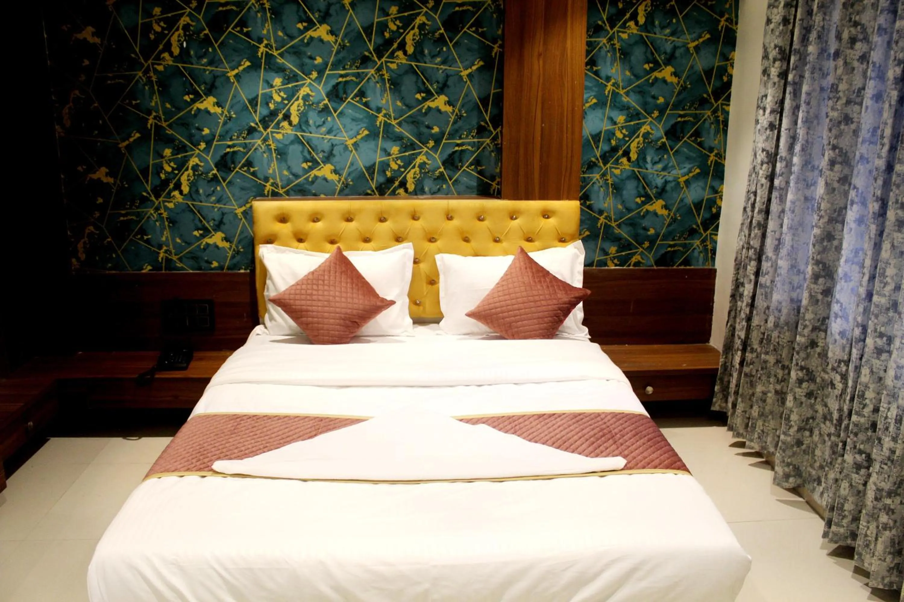 Bed in Hotel India Gate Narhe, Pune