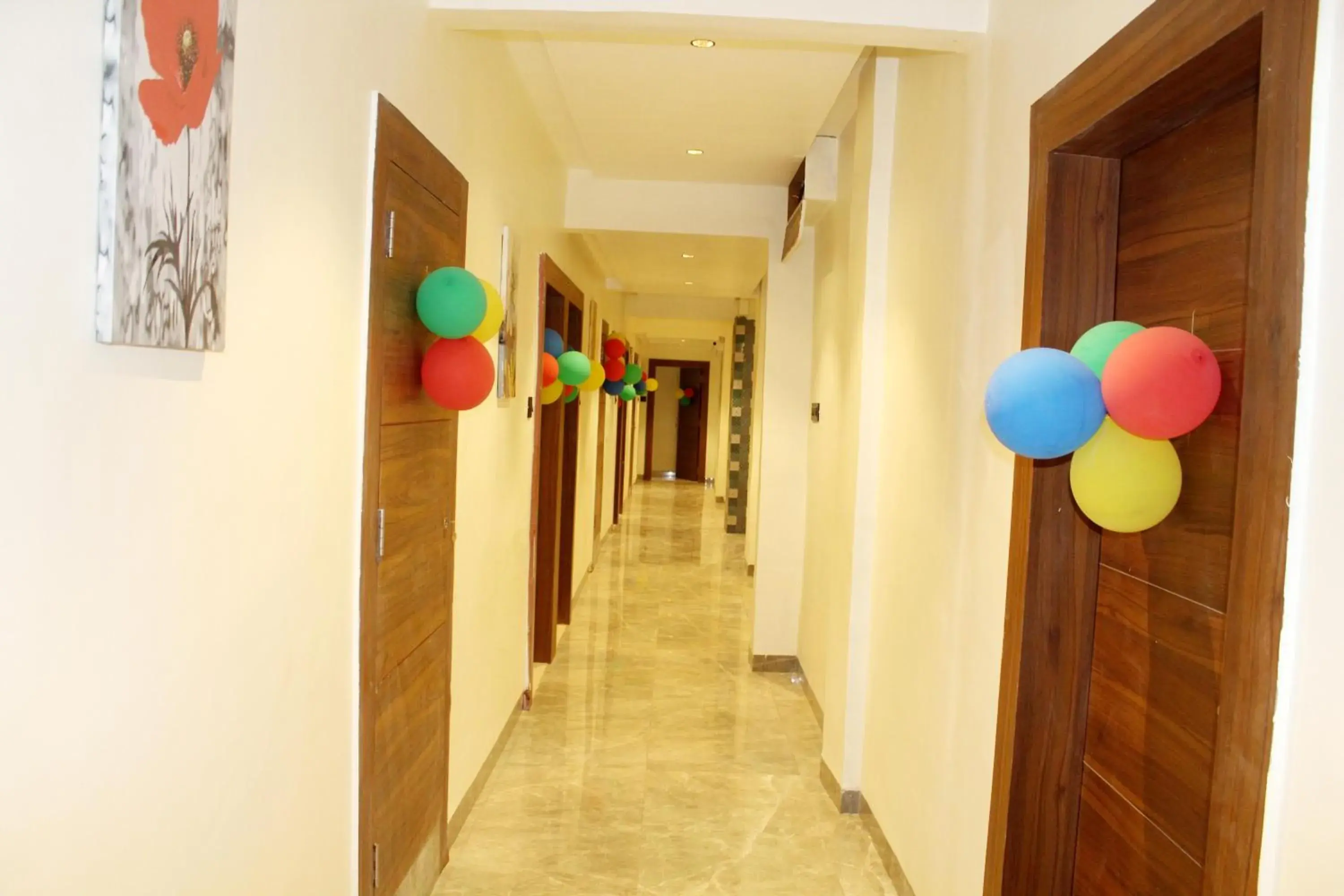 Lobby or reception in Hotel India Gate Narhe, Pune Lobby or reception in Hotel India Gate Narhe, Pune