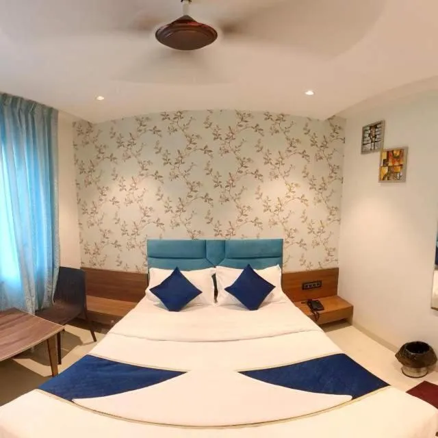 Bed in Hotel India Gate Narhe, Pune