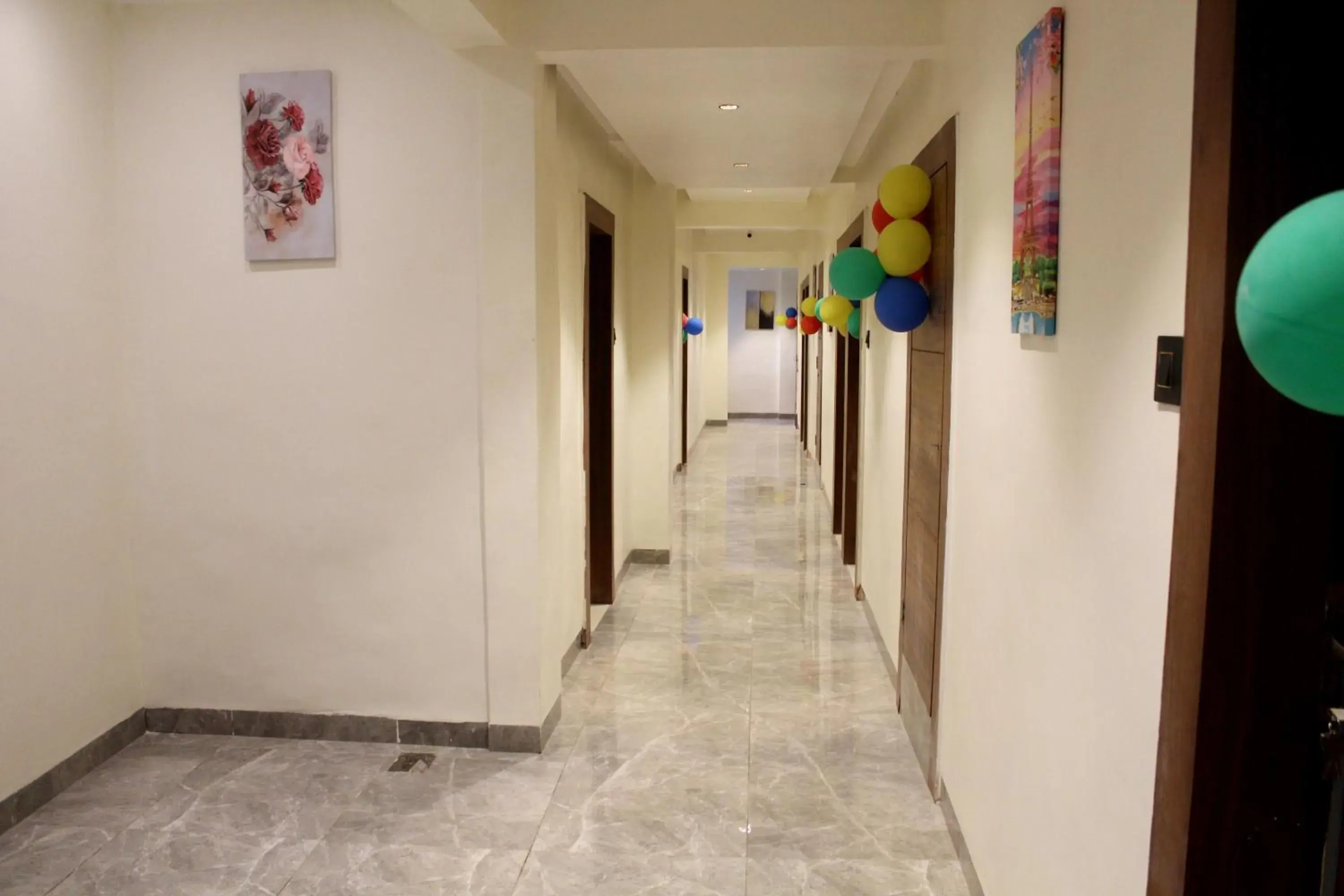 Lobby or reception in Hotel India Gate Narhe, Pune Lobby or reception in Hotel India Gate Narhe, Pune