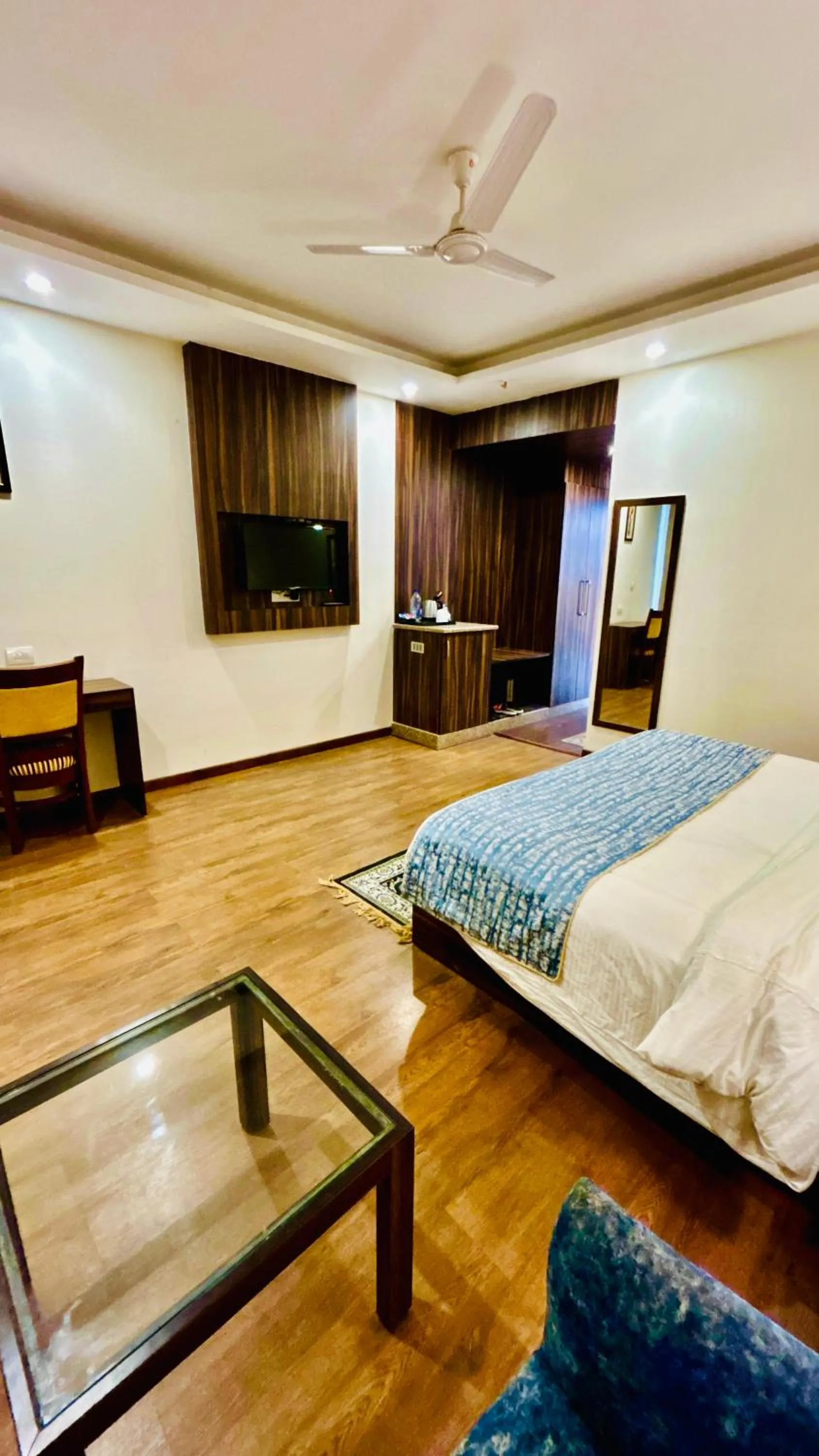 TV and multimedia, Bed in Simsa Heights Manali