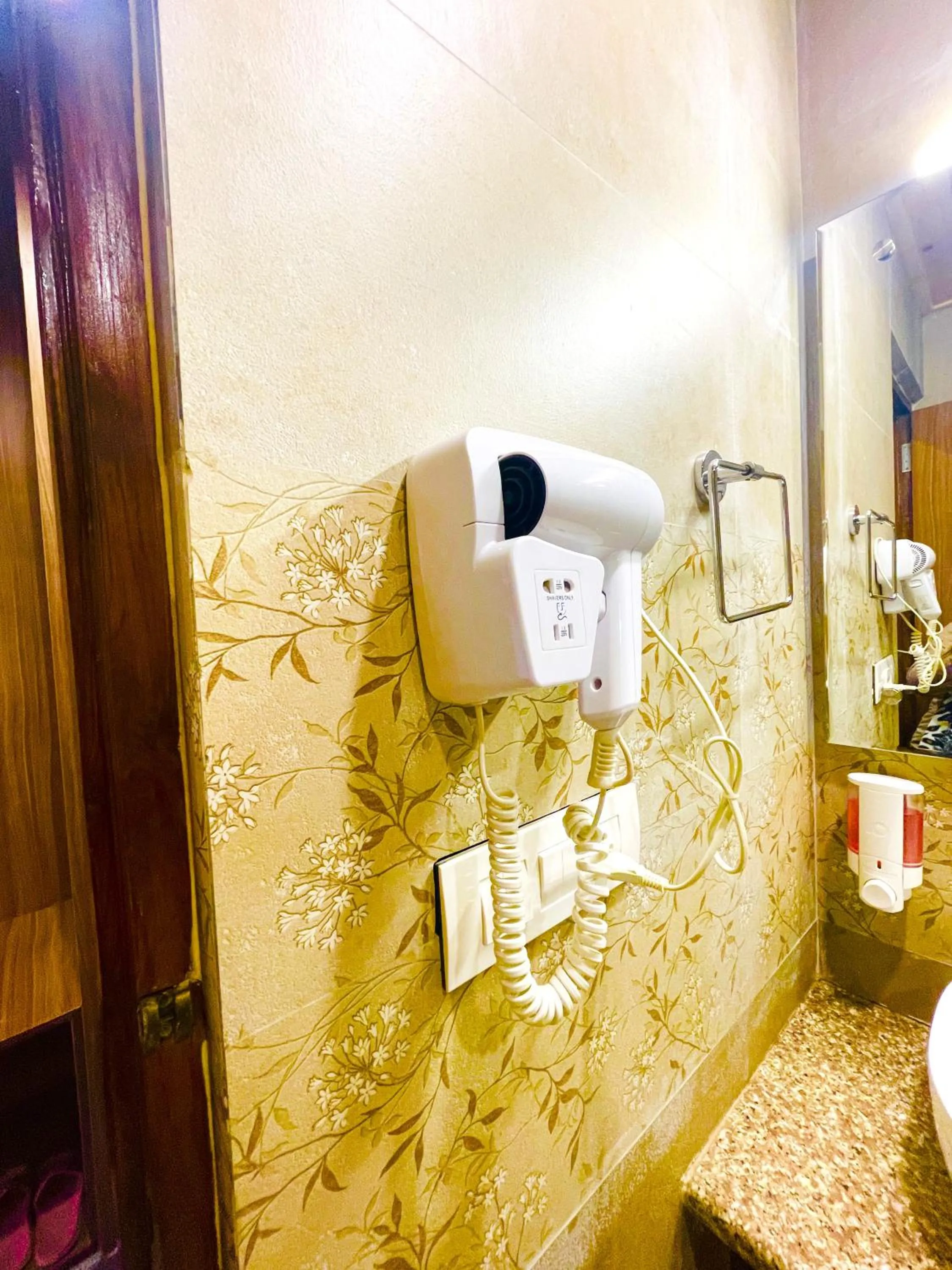 Bathroom in Simsa Heights Manali