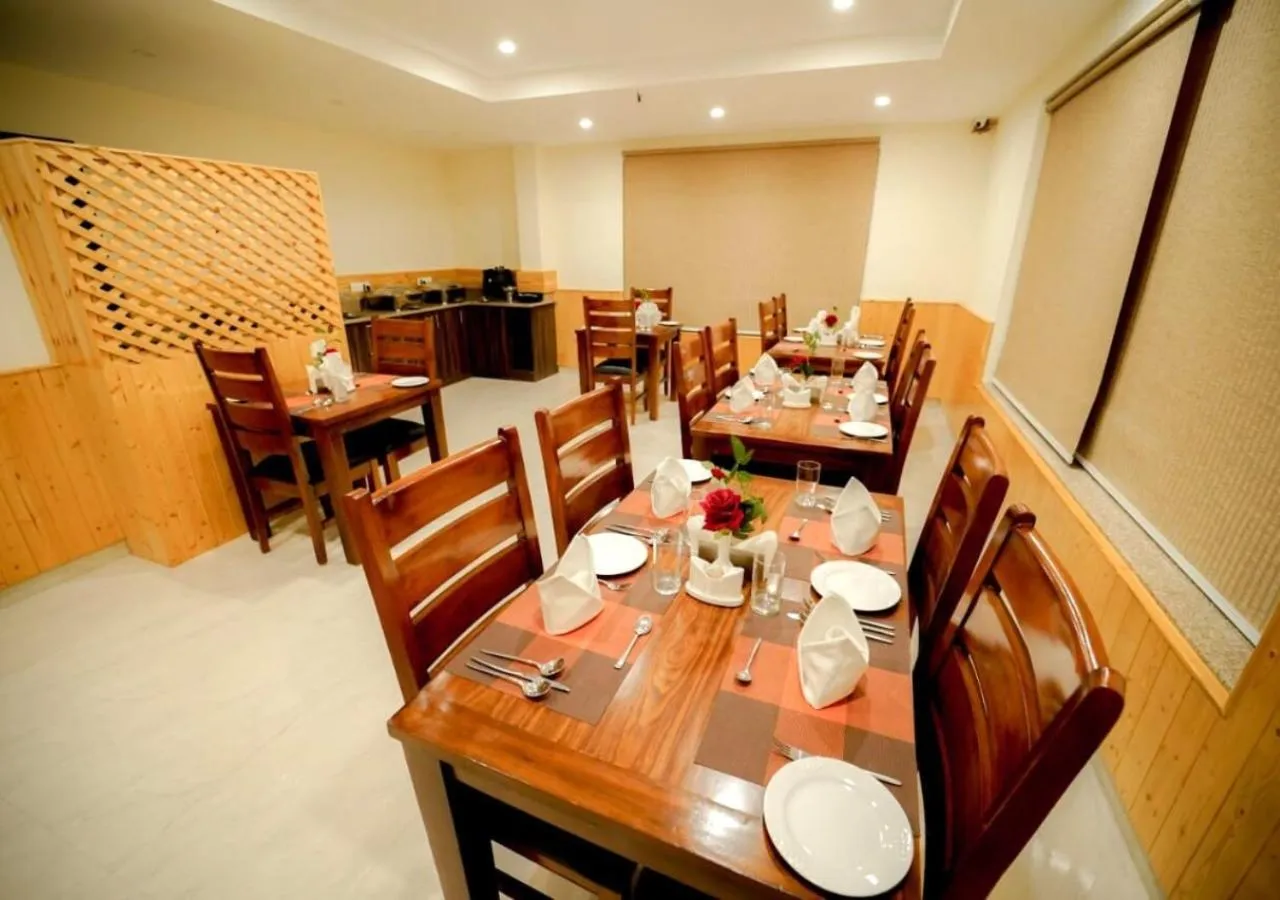 Restaurant/places to eat in Simsa Heights Manali