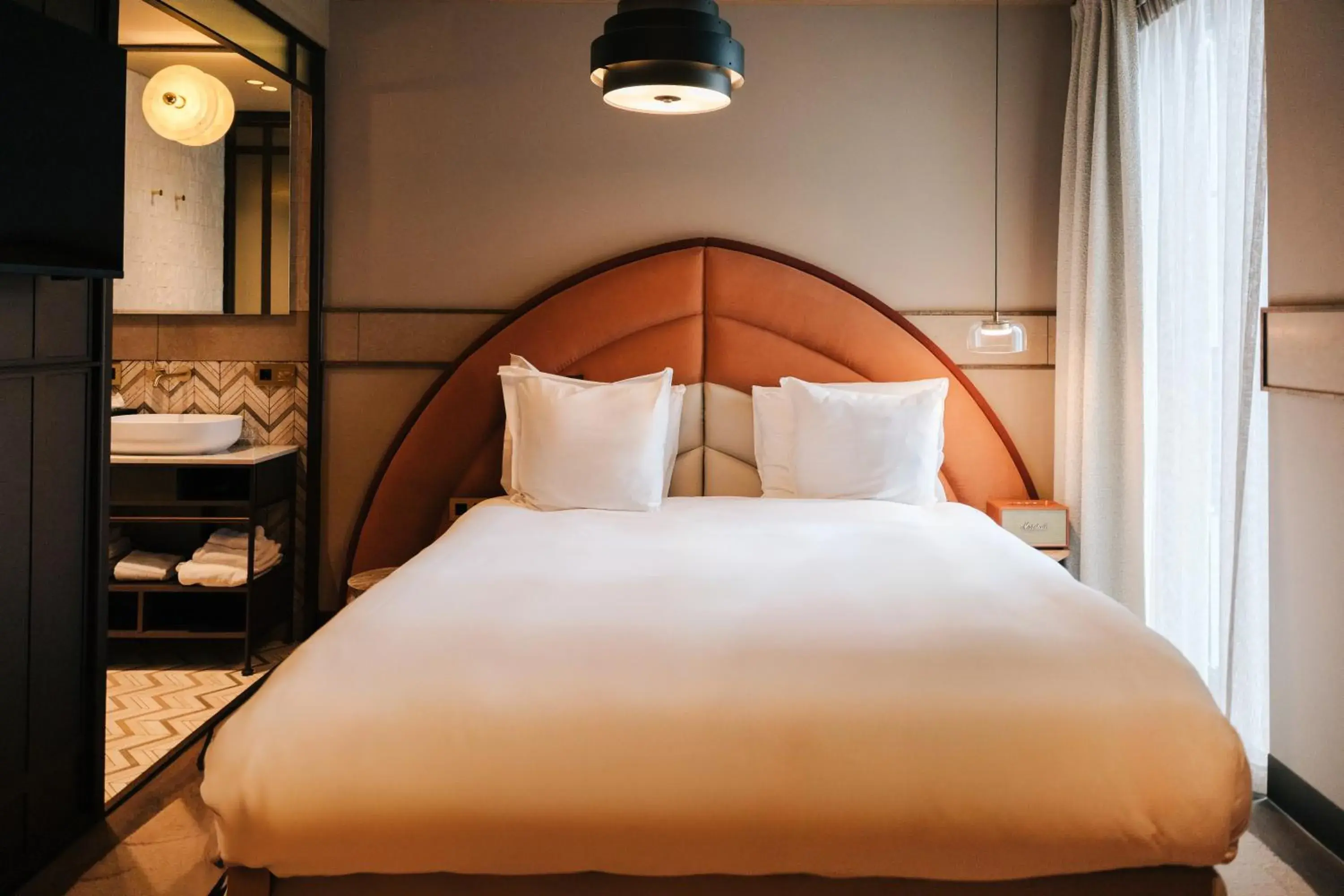 Circle Room in The Diamond Amsterdam Circle Room in The Diamond Amsterdam