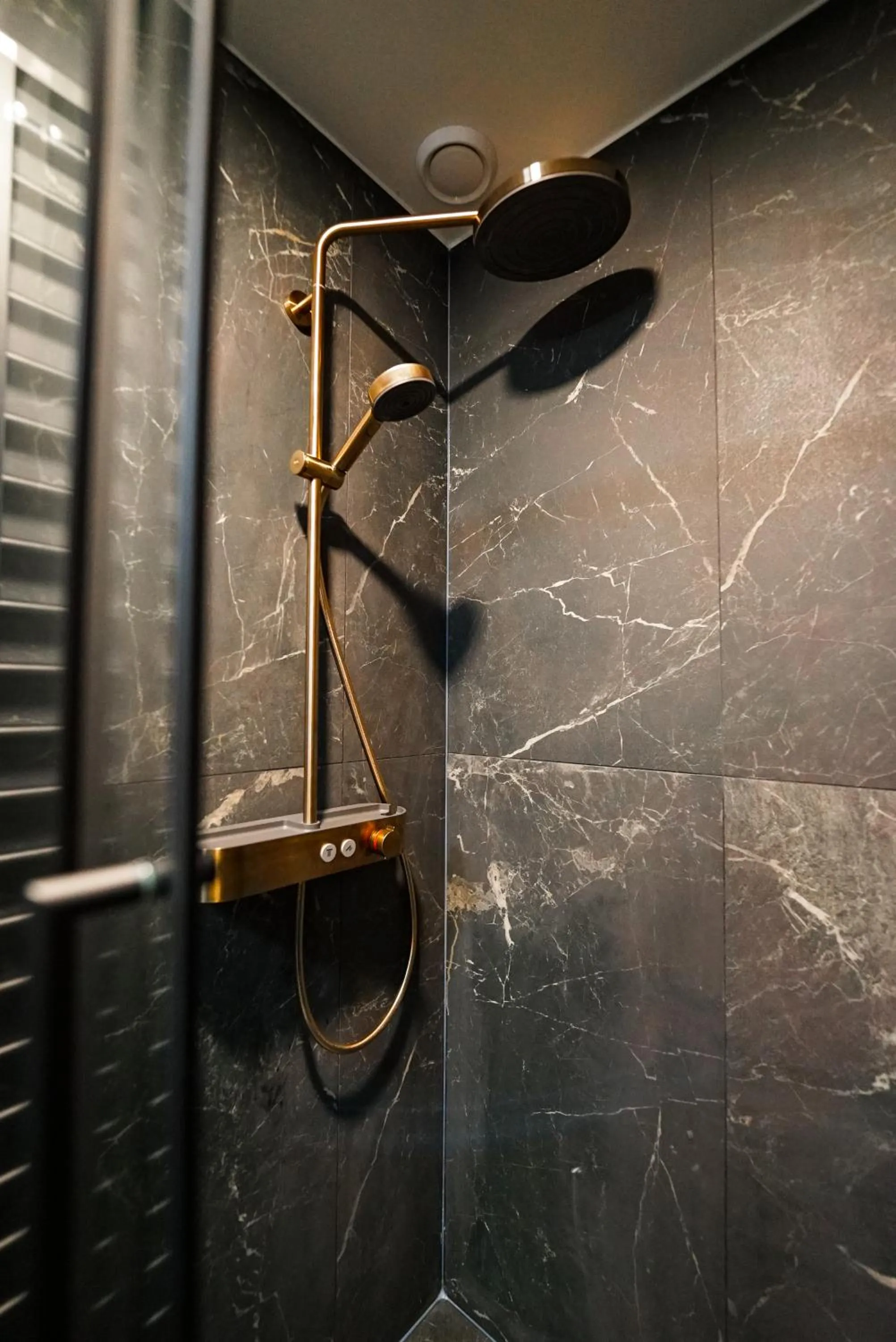 Shower in Hotel Mezza Notte