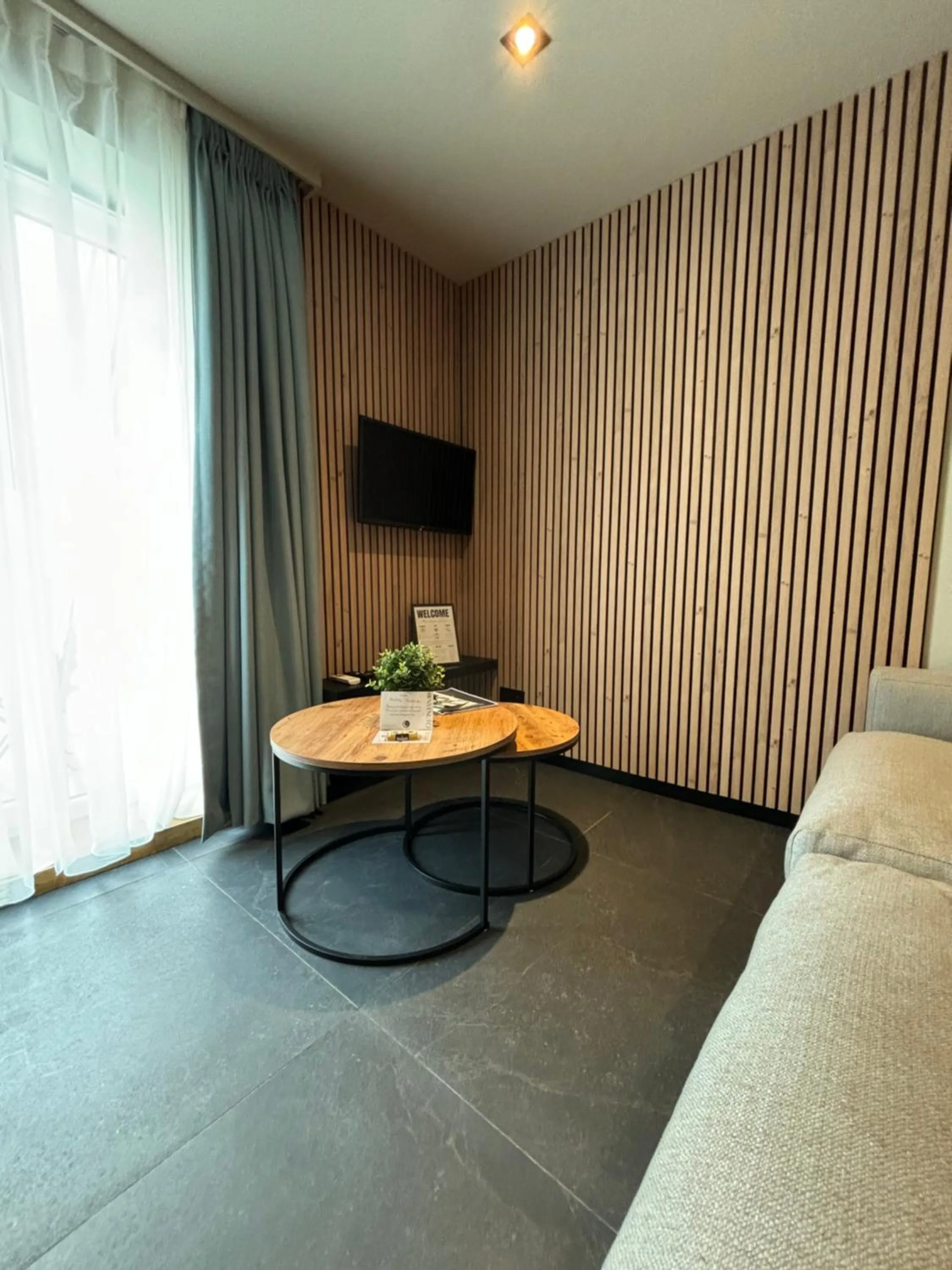 TV and multimedia, Bed in Hotel Mezza Notte