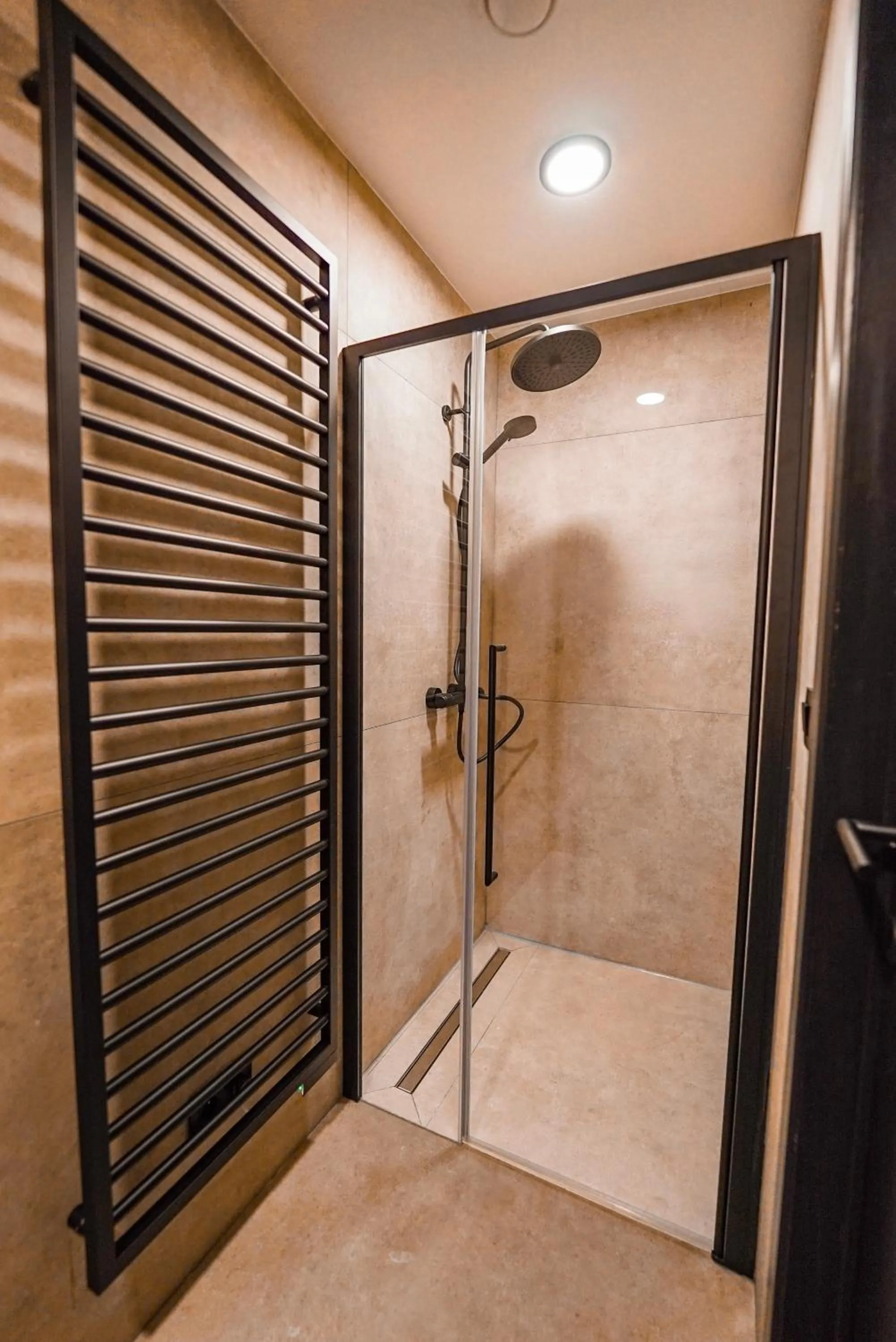 Shower in Hotel Mezza Notte