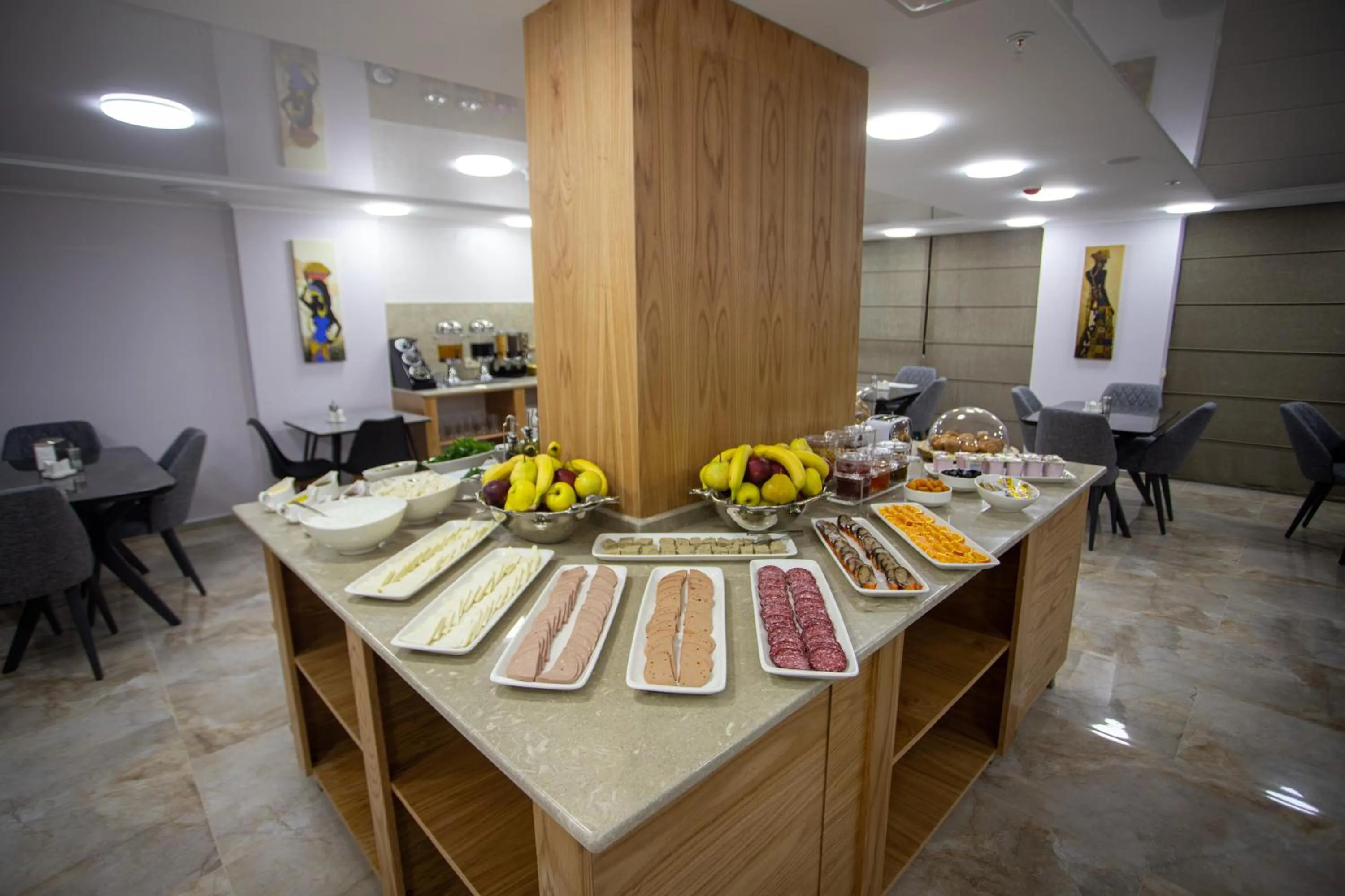 Restaurant/places to eat in Hotel Black Sea