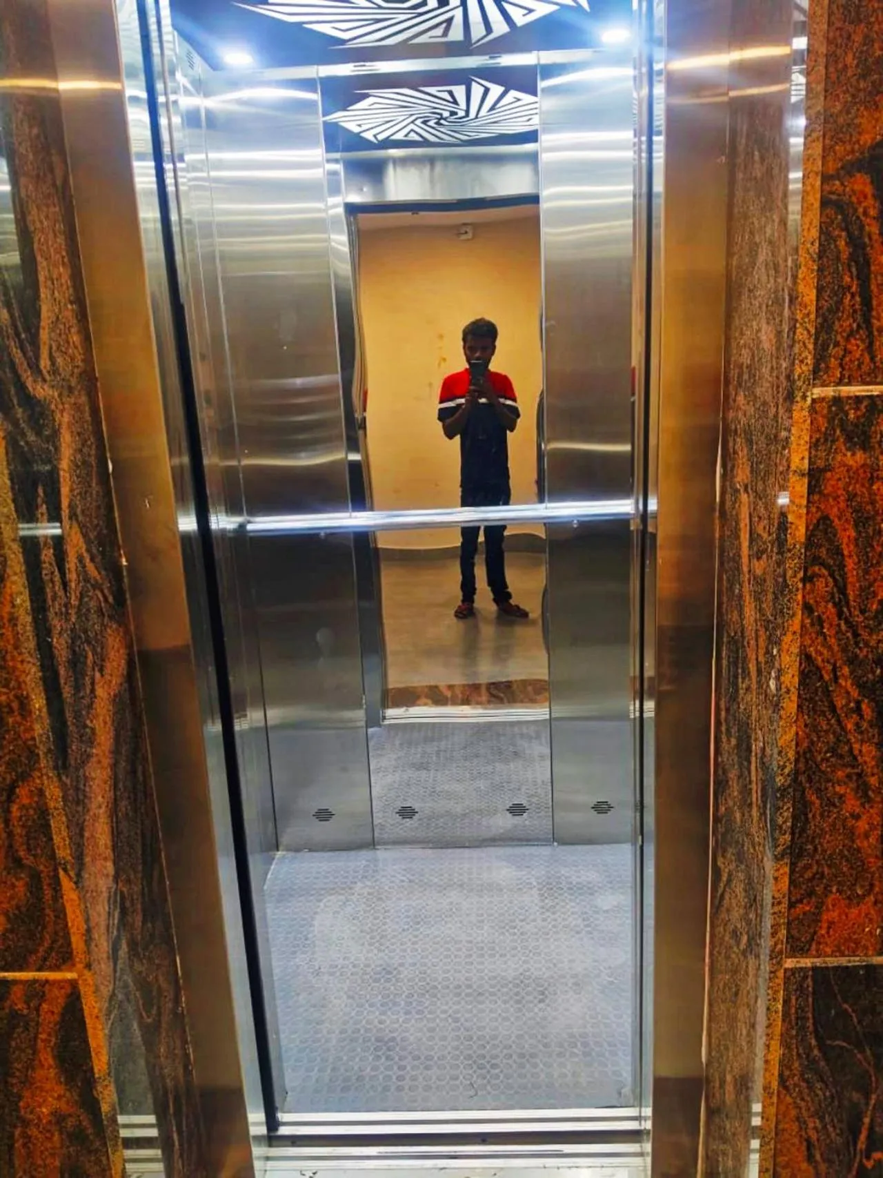 elevator in MS Comforts Mahadevapura