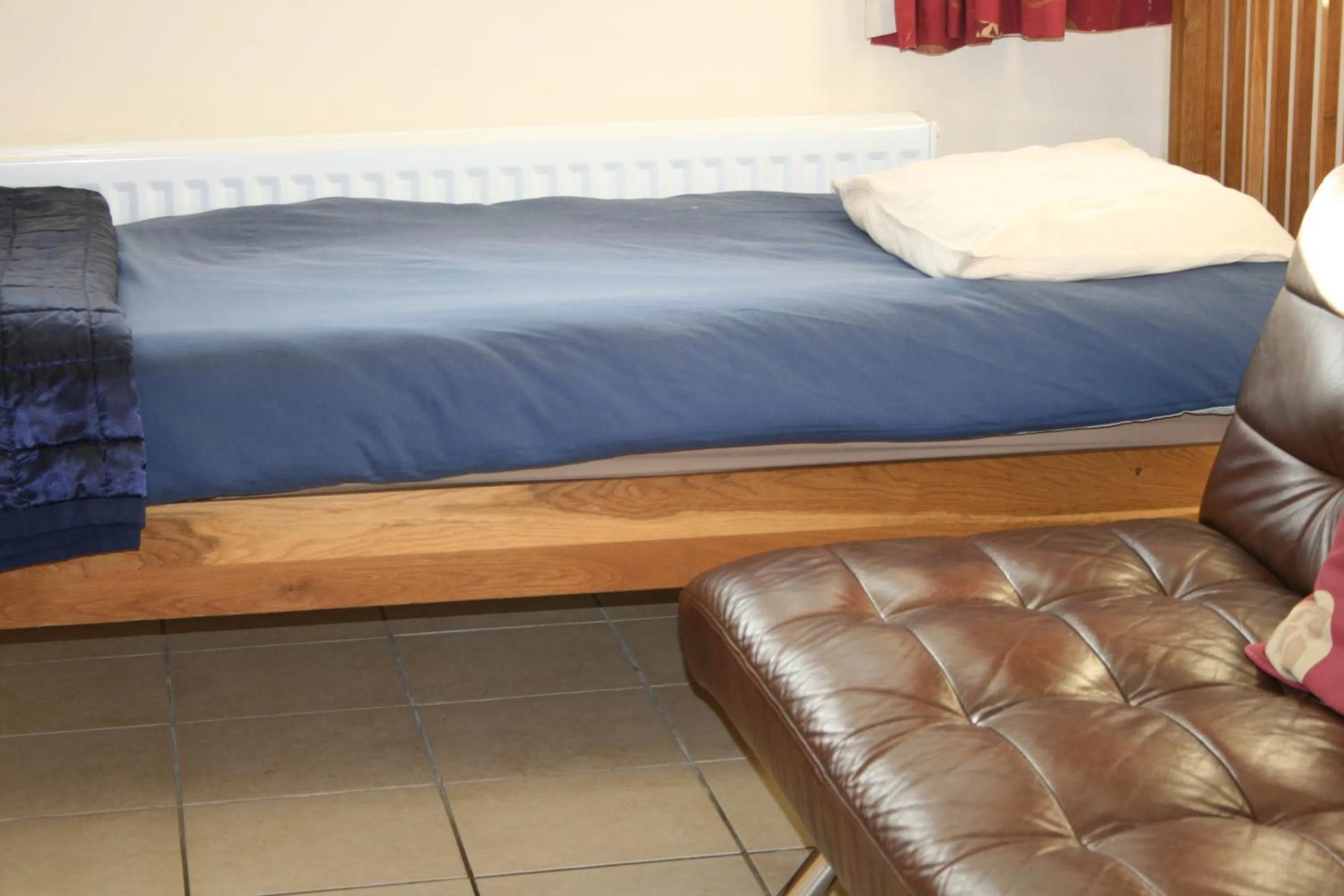 Nearby landmark, Bed in BCC Loch Ness Hostel