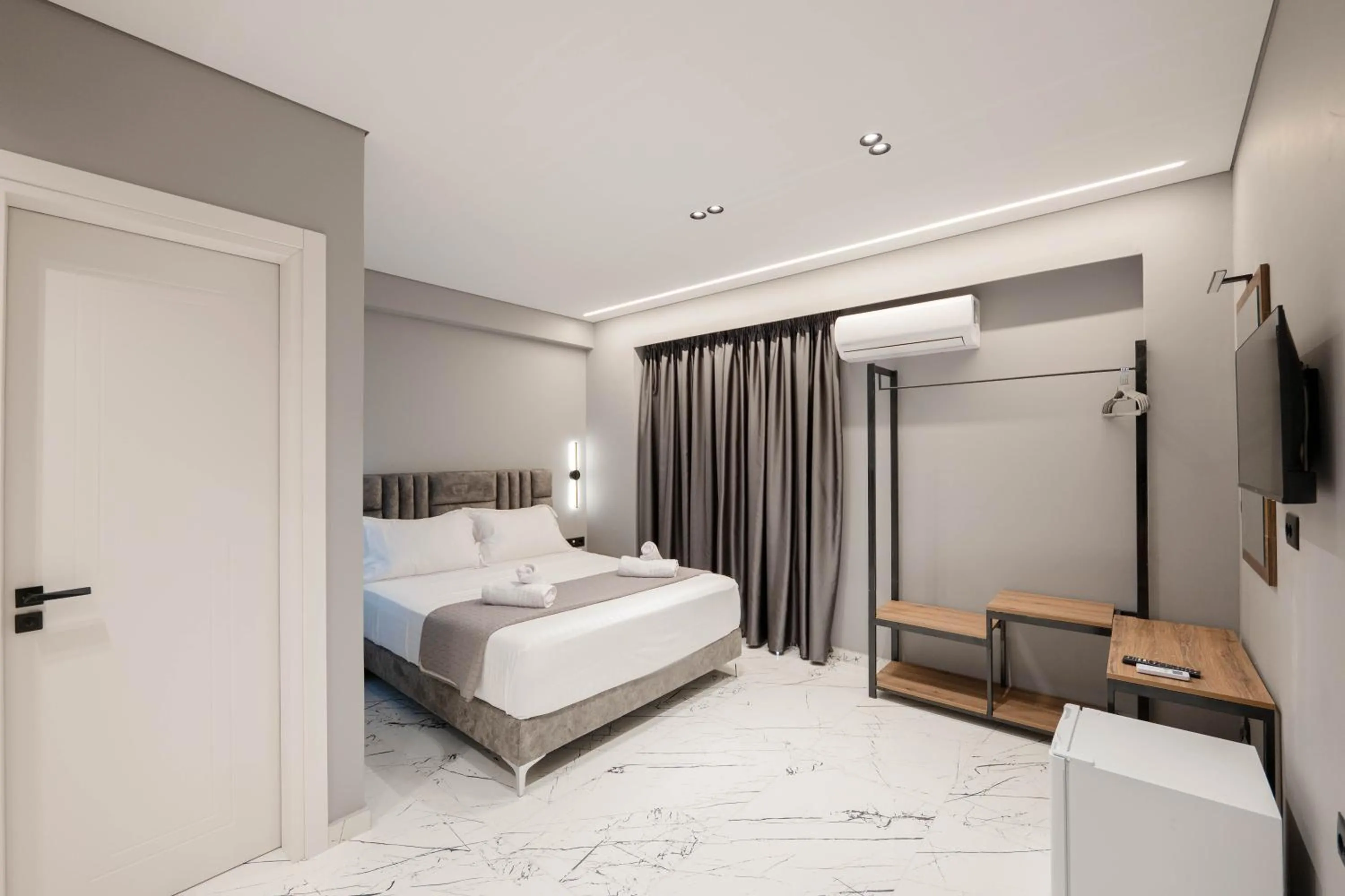 Deluxe Double Room with Balcony in Hotel Elite Sarande