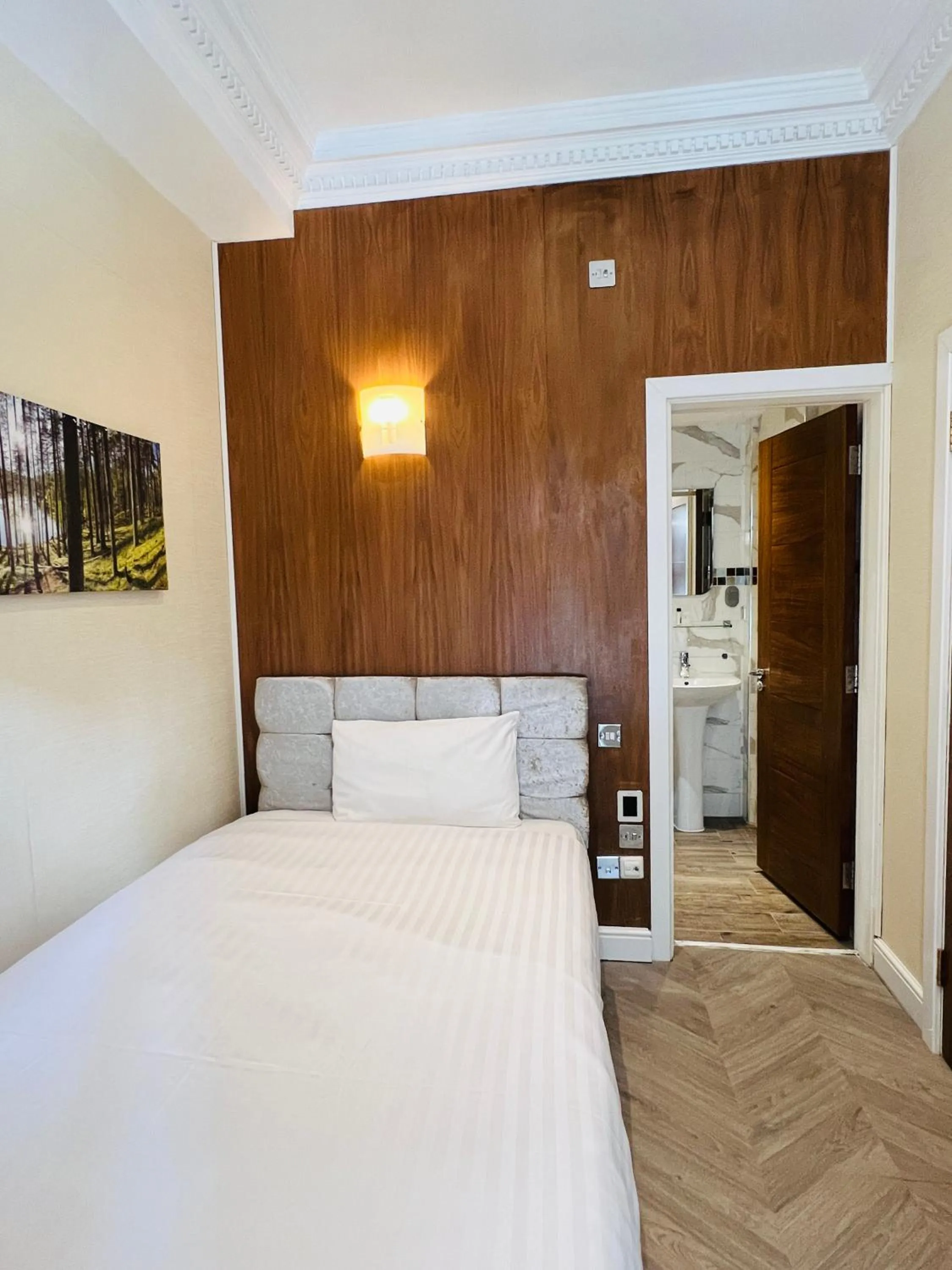 Bed in Cheshire Hotel Central London