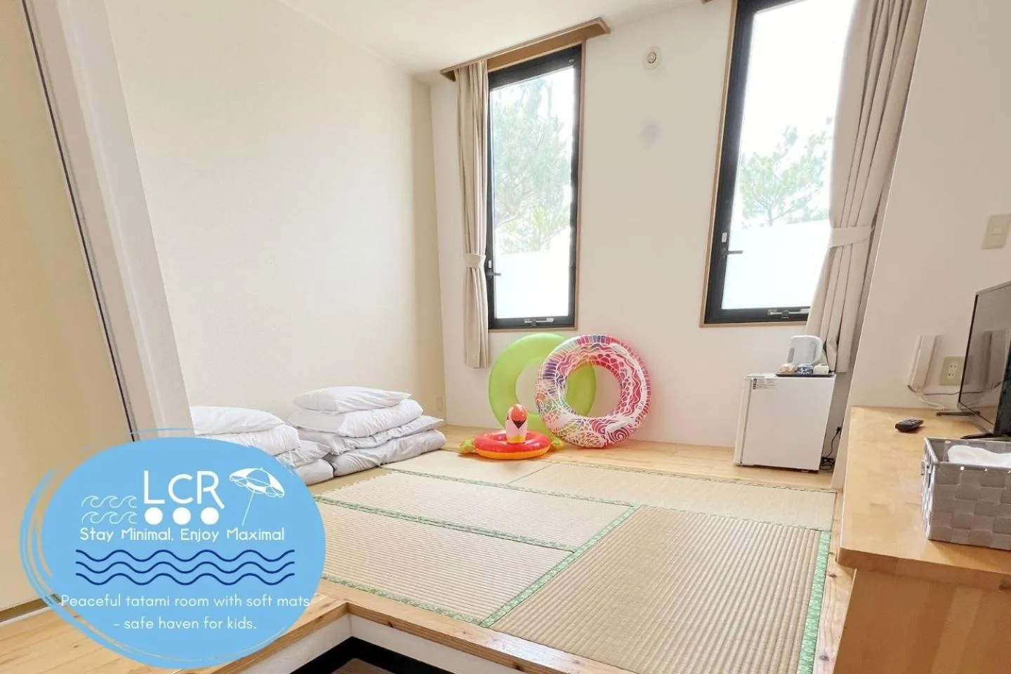 Photo of the whole room, Bed in LOW COST RESORT MANZA BEACH （旧：北海荘）