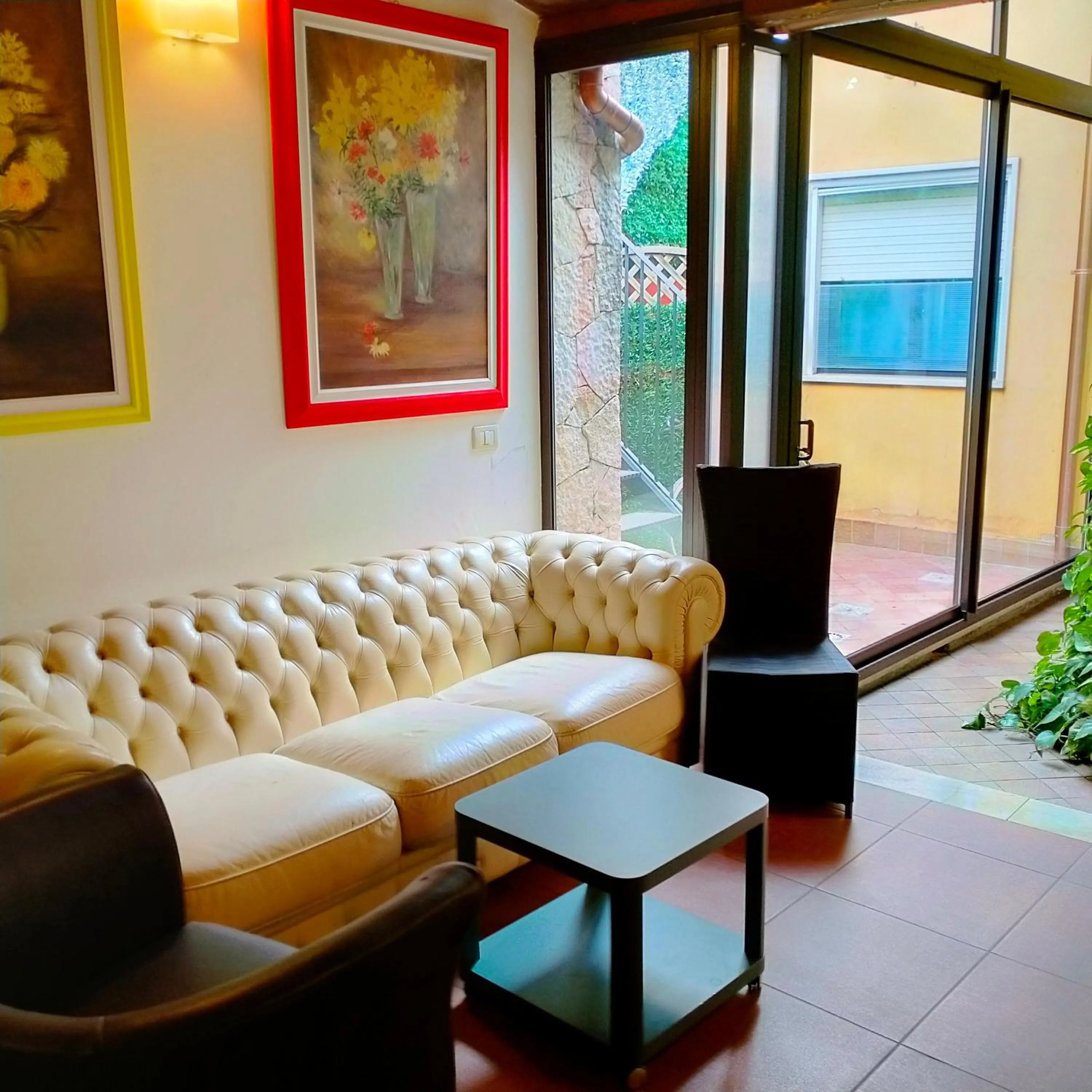 Seating area in Terra del Sole Vittoria