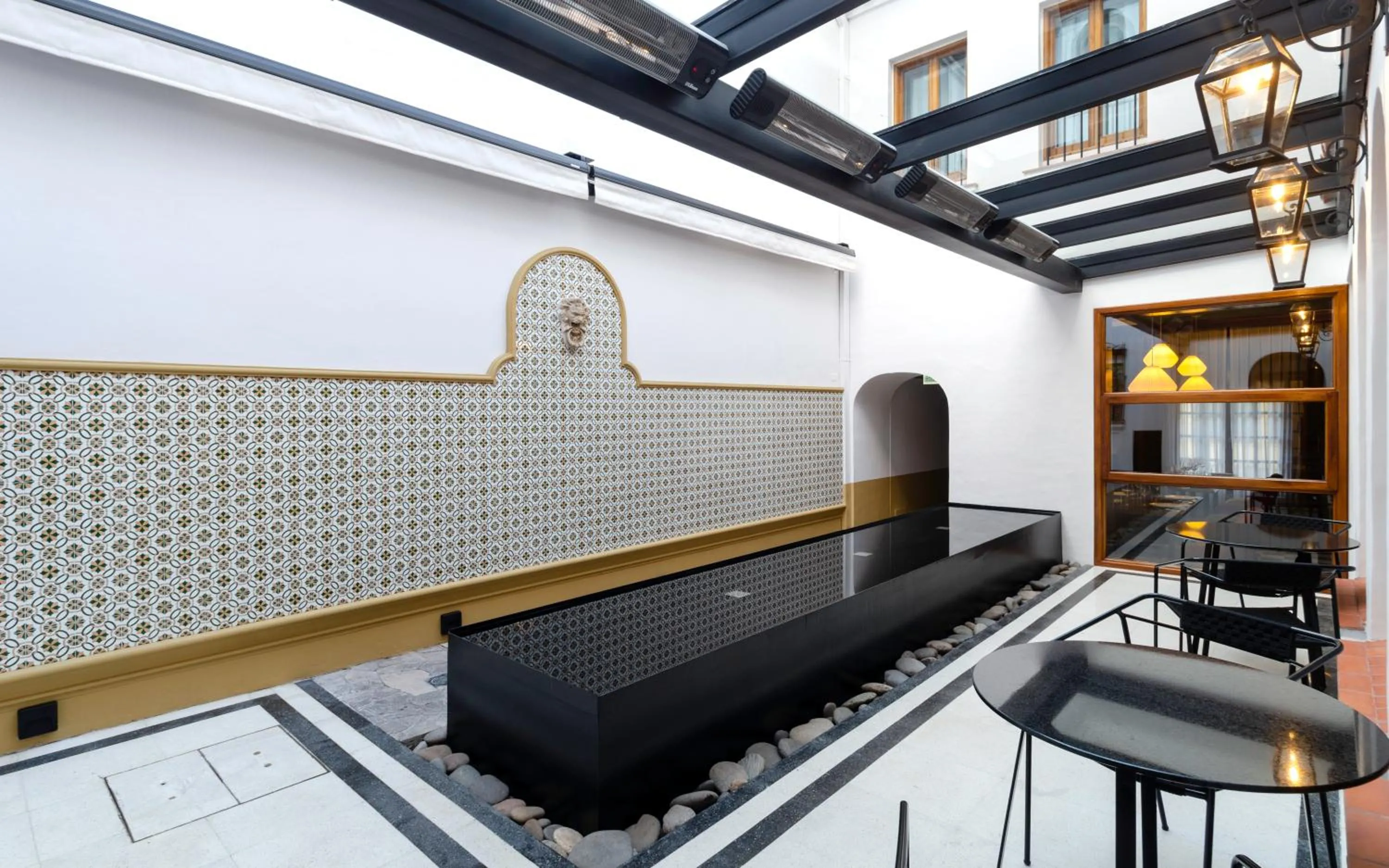 Patio in El Bodeguero Hotel