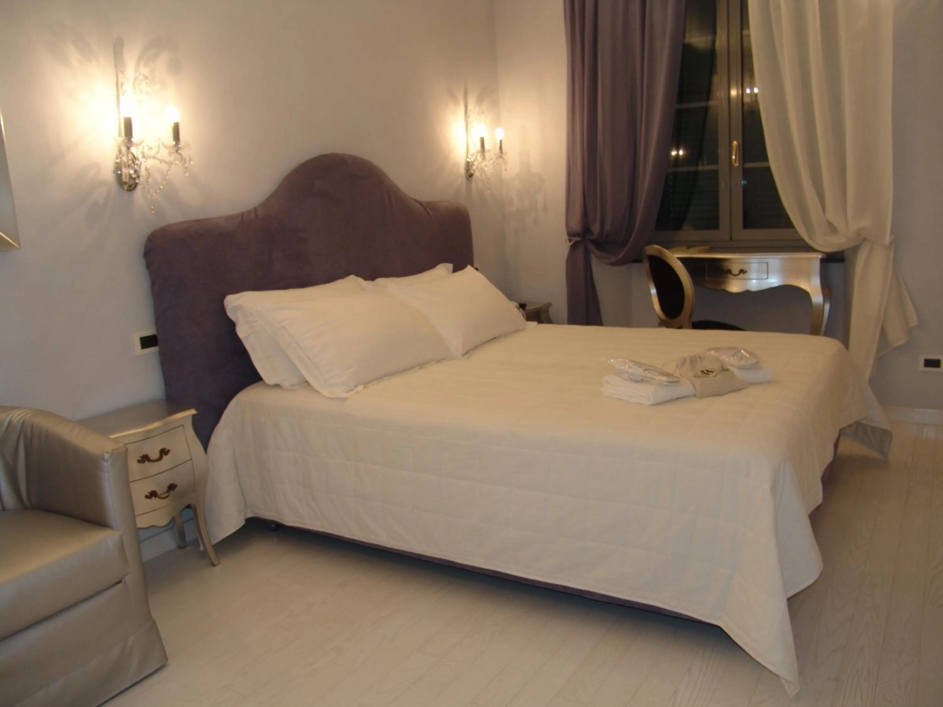 Double or Twin Room with Private Bathroom in B&B Villa degli Aceri
