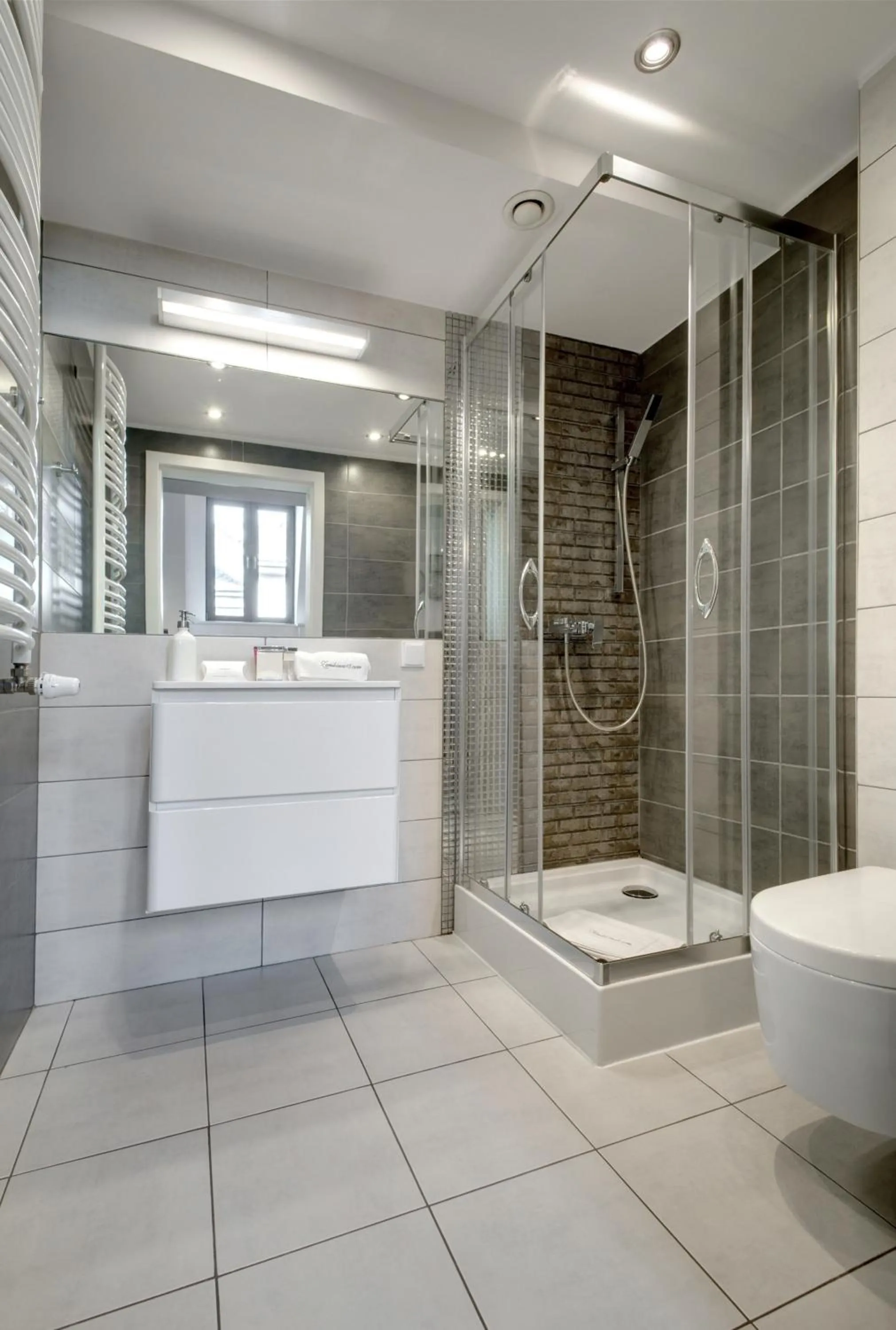 Shower in Zamkowa15 Apartments