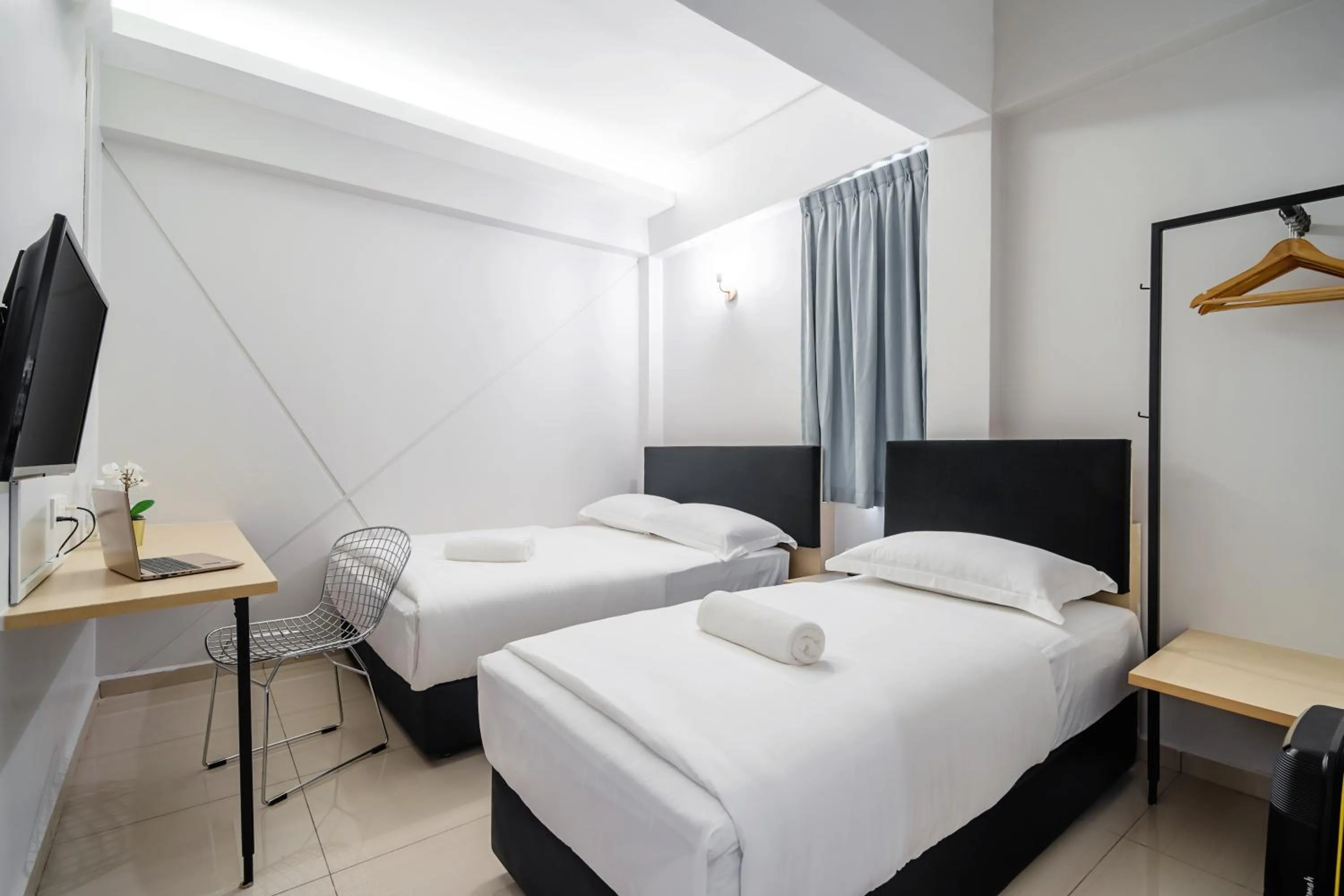 Bedroom, Bed in HAKO XPRESS TAMPOI