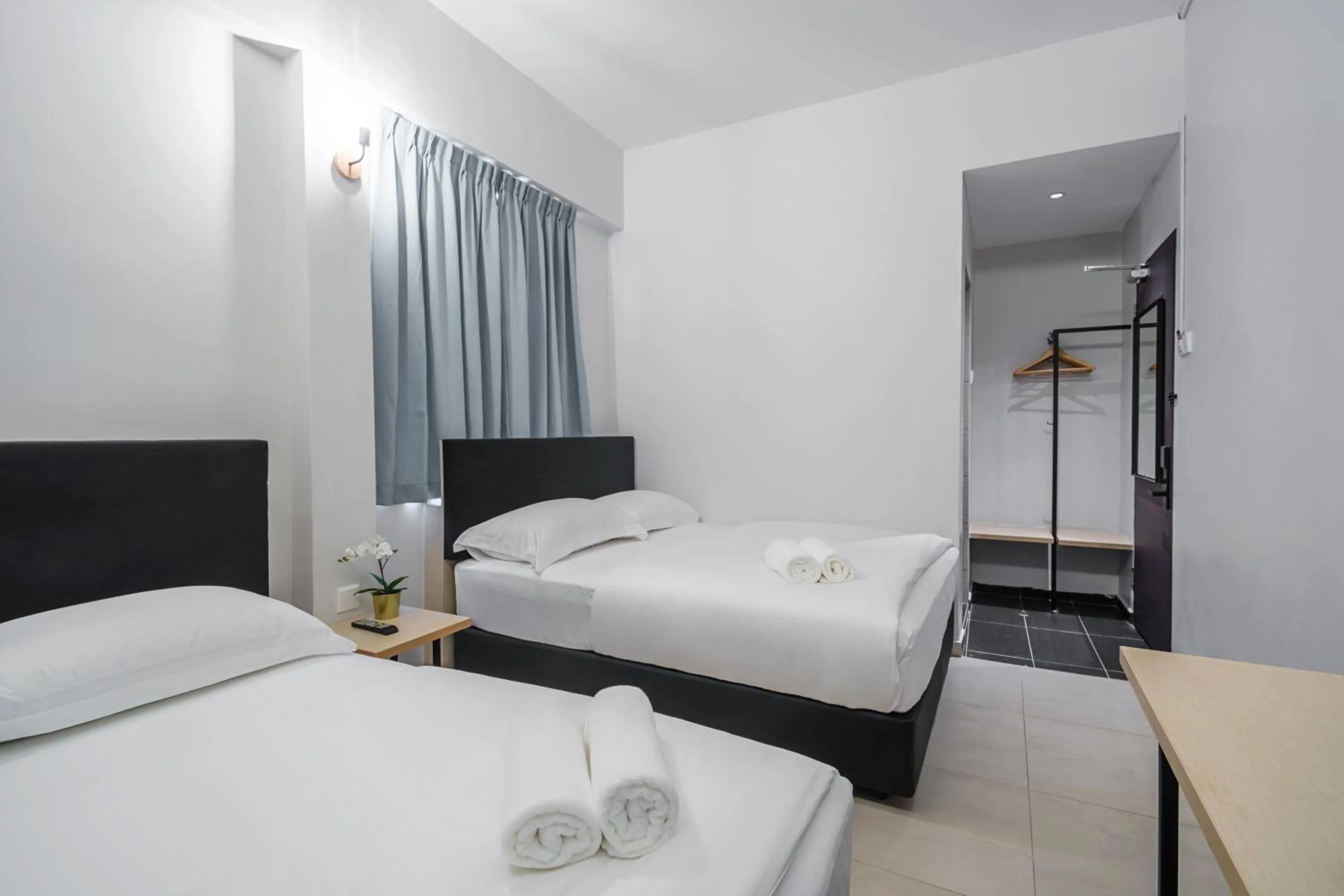 Bedroom, Bed in HAKO XPRESS TAMPOI