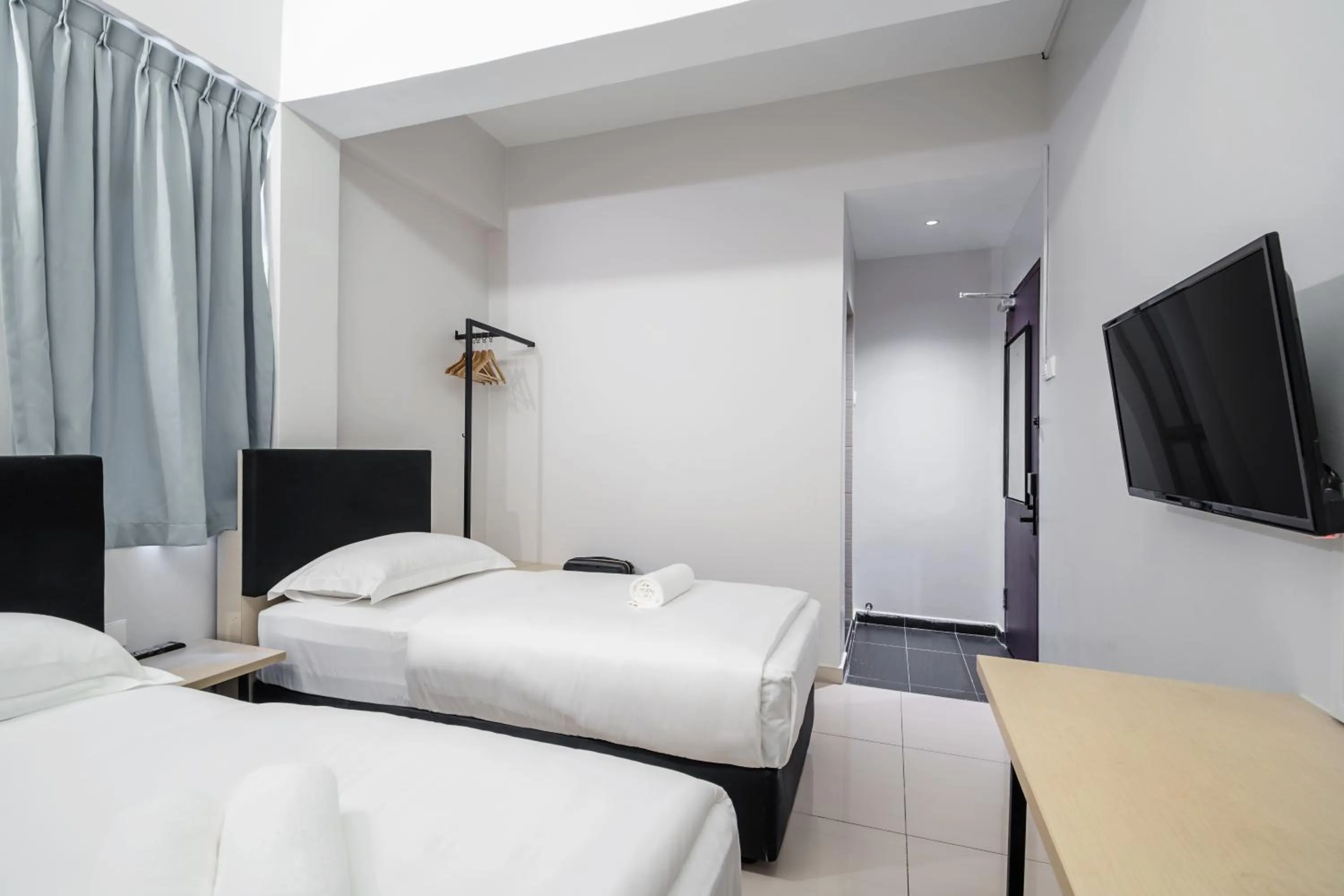 Bedroom, Bed in HAKO XPRESS TAMPOI